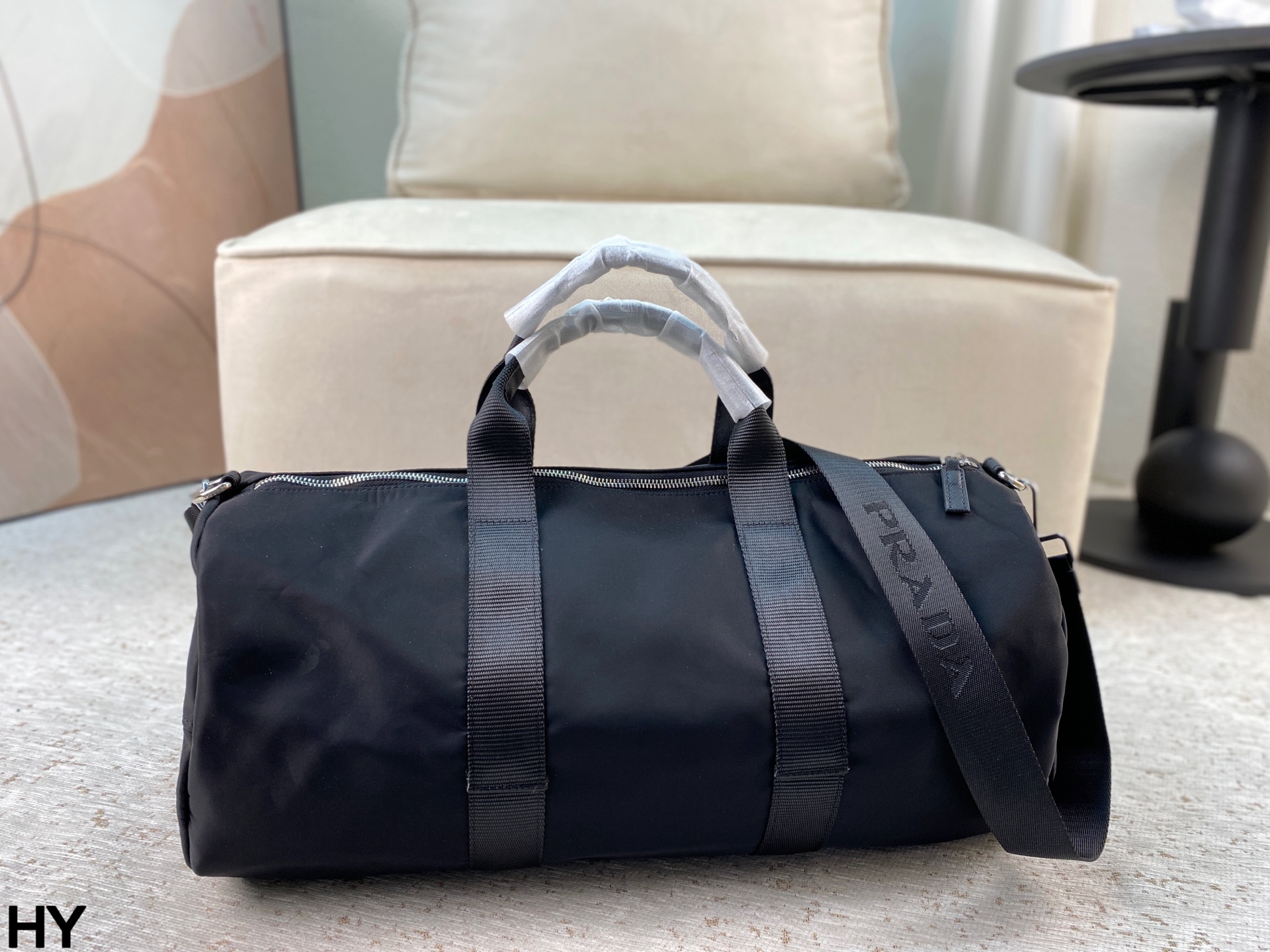 p165 无盒🎁 Prada旅行袋 男女同款 经典尼龙质地便携自重轻 去健身或者旅行都非常适用!尺寸:底50*宽24*高24