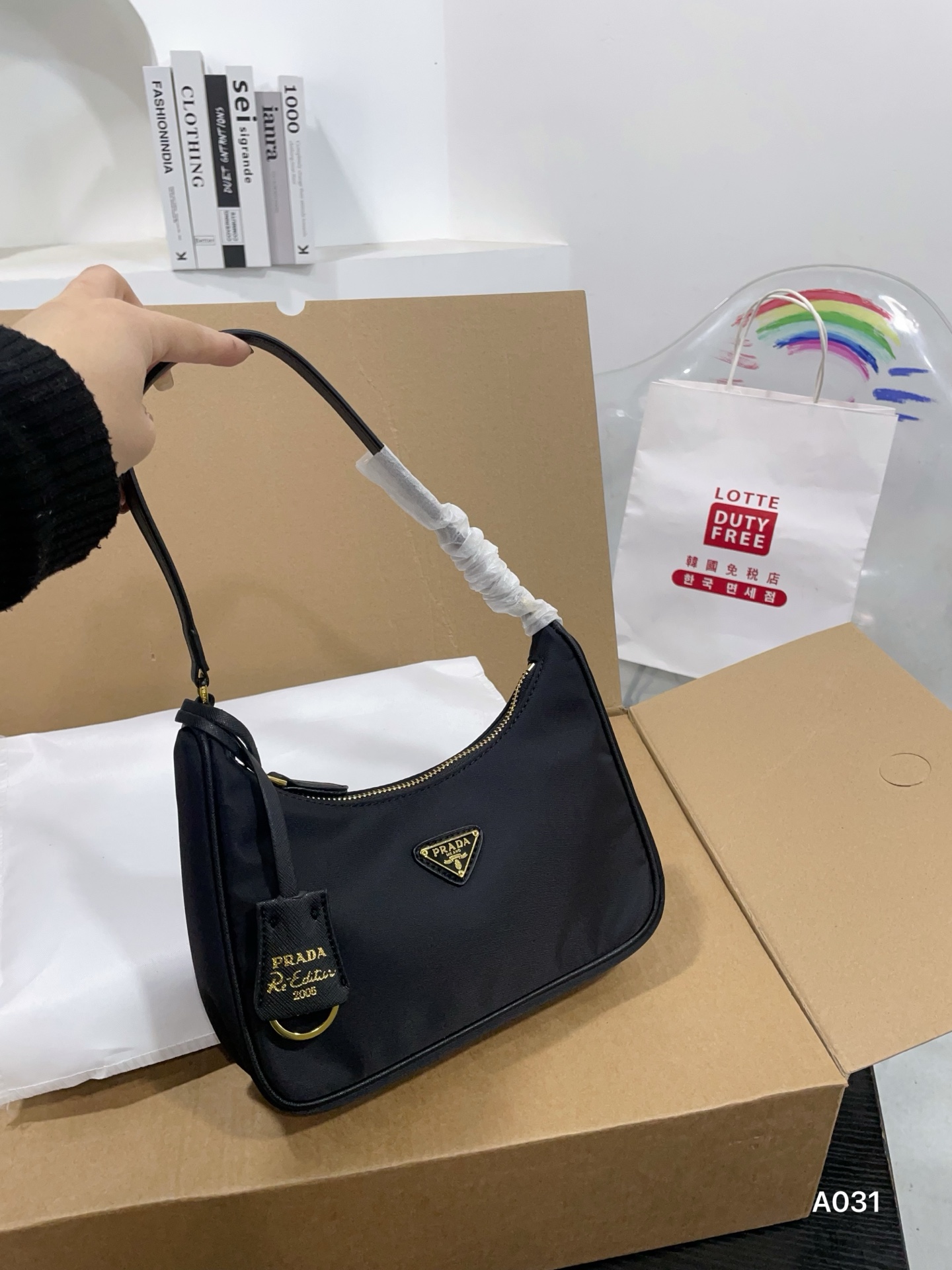 👑💰90配盒 普拉达Prada腋下包 复古优雅 满满的高级感 大小适中 容量感人031 休闲正装皆可轻松驾驭 尺寸22 12