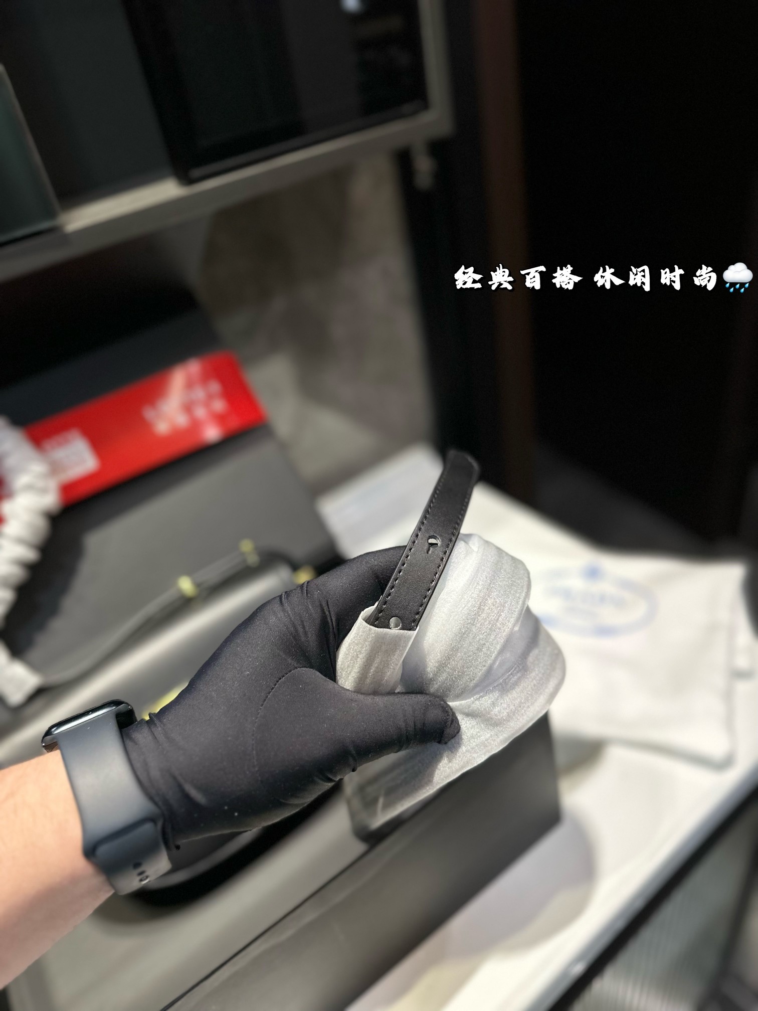 ❤️P135（礼盒包装）❤️ 普拉达腋下包 颜色彰显时尚风格 适合旅游 日常 容貌吸引 集美们必入 尺寸：20.16