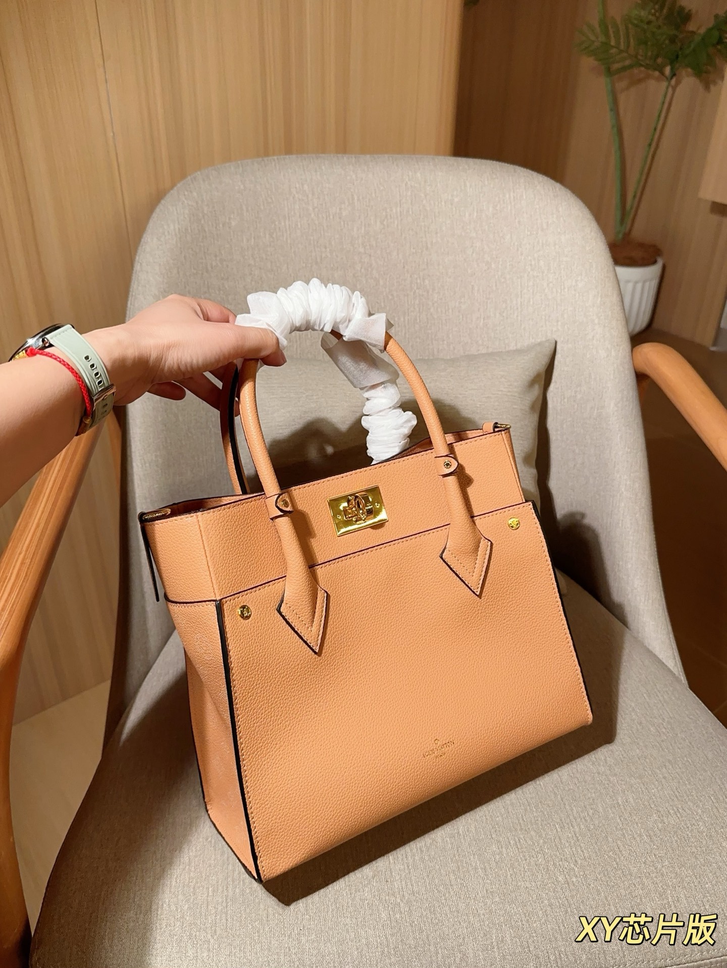 💰175 无盒 芯片版 Lv路易威登 新品on my side手提单肩斜挎包～ 尺寸：30&times;26&times;13