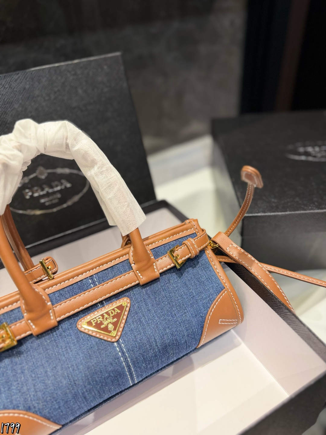 ❤️p150（礼盒包装）❤️ 普拉达Prada新晋顶流soft lux真的把我美迷糊了！！！复古又高级！！可手提，可斜挎，一包两背~自重轻，容量大，甜酷女孩到！尺寸24&times;12