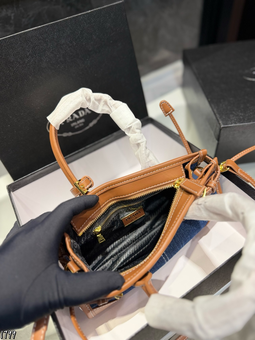 ❤️p150（礼盒包装）❤️ 普拉达Prada新晋顶流soft lux真的把我美迷糊了！！！复古又高级！！可手提，可斜挎，一包两背~自重轻，容量大，甜酷女孩到！尺寸24&times;12