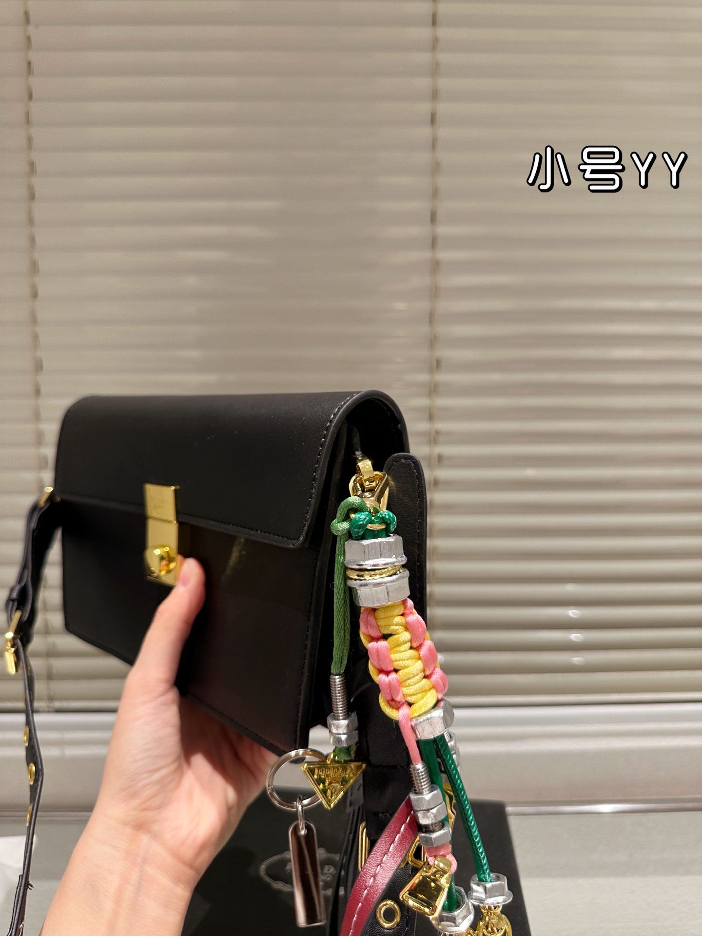 P205 2025春季新款小号 配盒 普拉达PRADA肩背包 我说这是最美Prada没人反驳吧 这只小可爱谁见谁心动 装饰你的四季 尺寸小号24 14cm