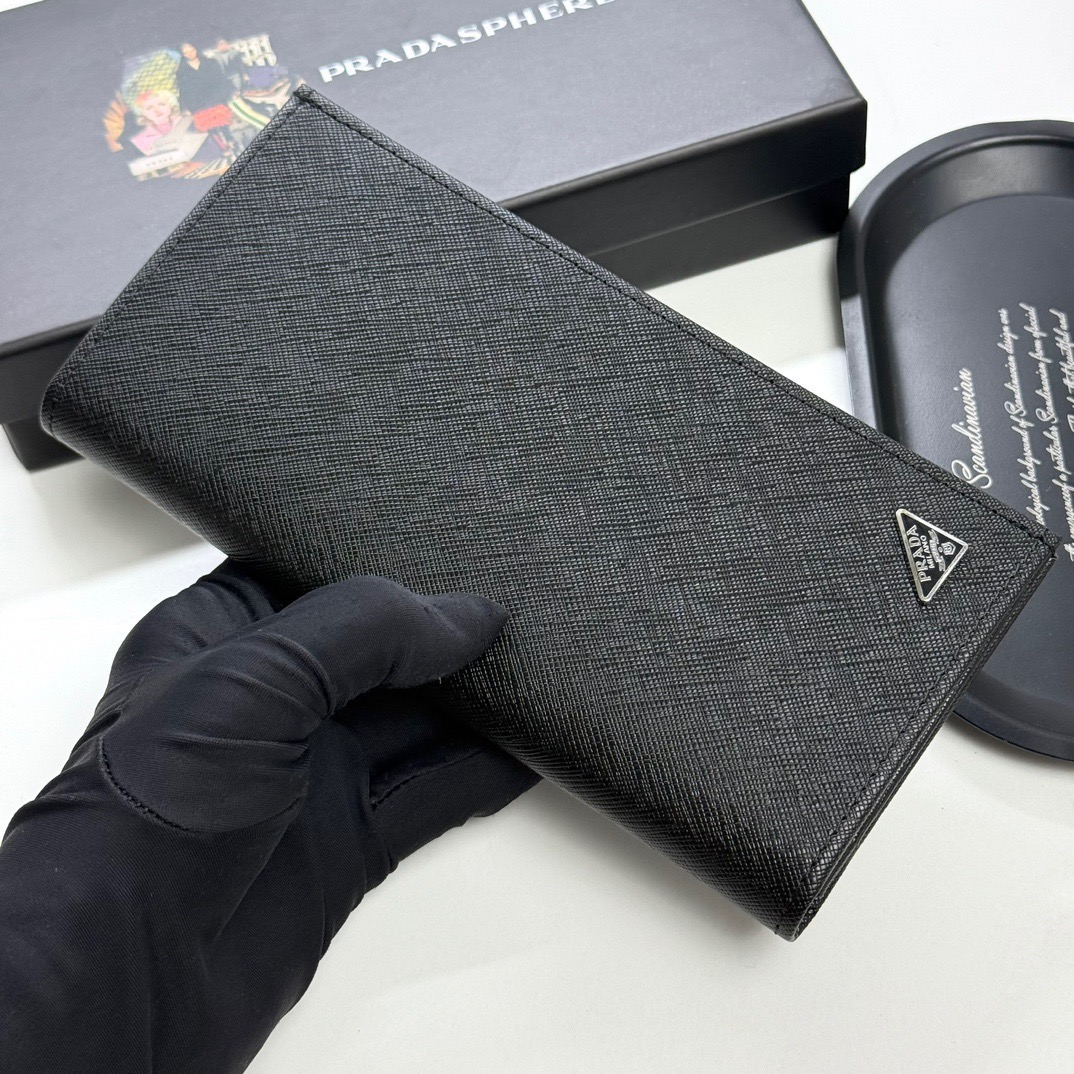 短p75长p85🎀🎀颜色 黑色 🎀尺寸长19x10 短12x10🎀普拉达🔥专柜款🔥男士十字纹长短款对折👍一比一进口牛皮手感无敌💕简约大气必备💕