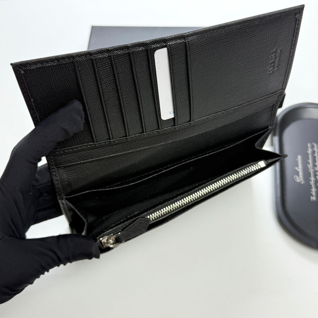 短p75长p85🎀🎀颜色 黑色 🎀尺寸长19x10 短12x10🎀普拉达🔥专柜款🔥十字纹长短款对折👍一比一进口牛皮手感无敌💕简约大气必备💕