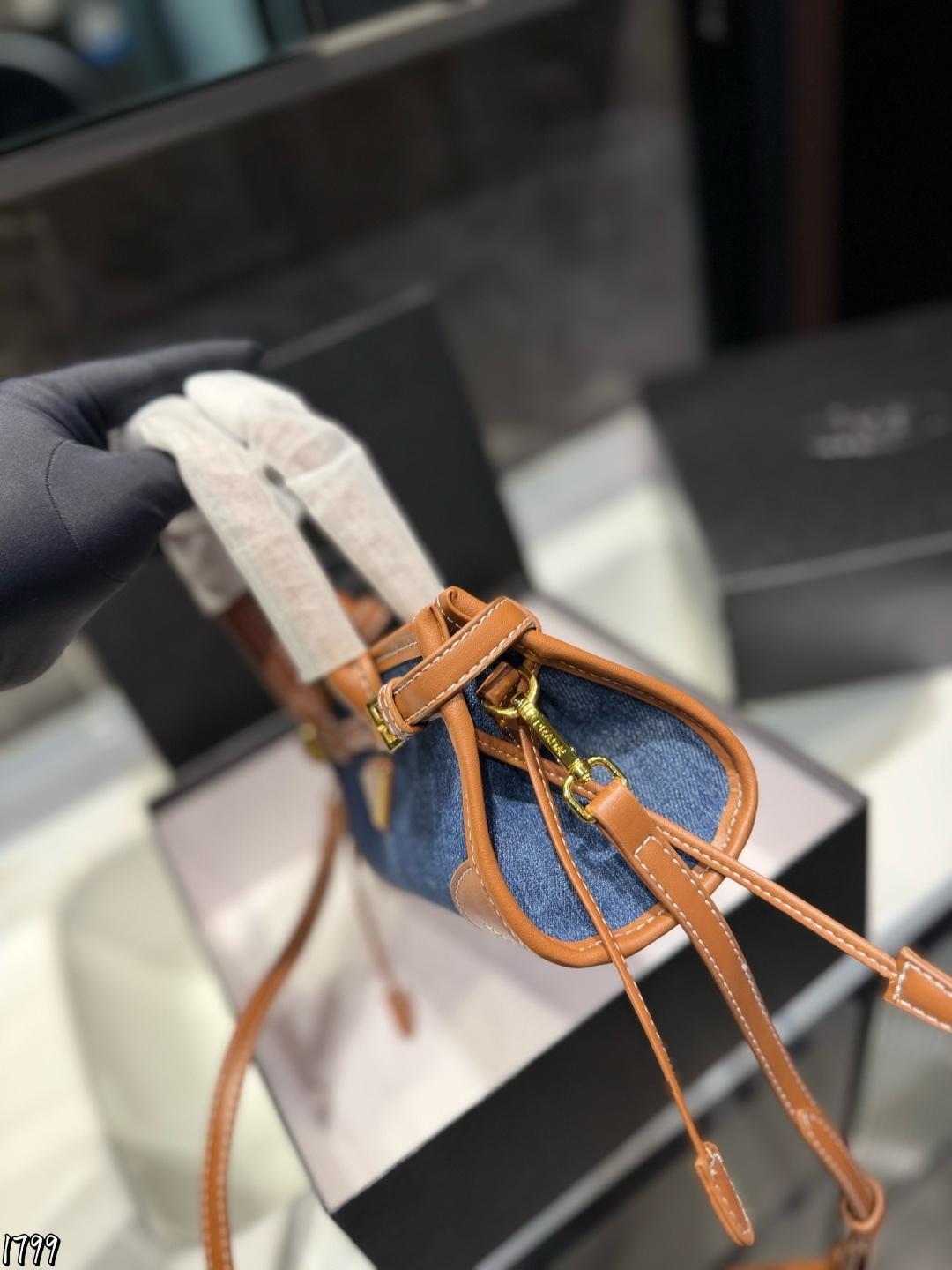 ❤️p150（礼盒包装）❤️ 普拉达Prada新晋顶流soft lux真的把我美迷糊了！！！复古又高级！！可手提，可斜挎，一包两背~自重轻，容量大，甜酷女孩到！尺寸24&times;12