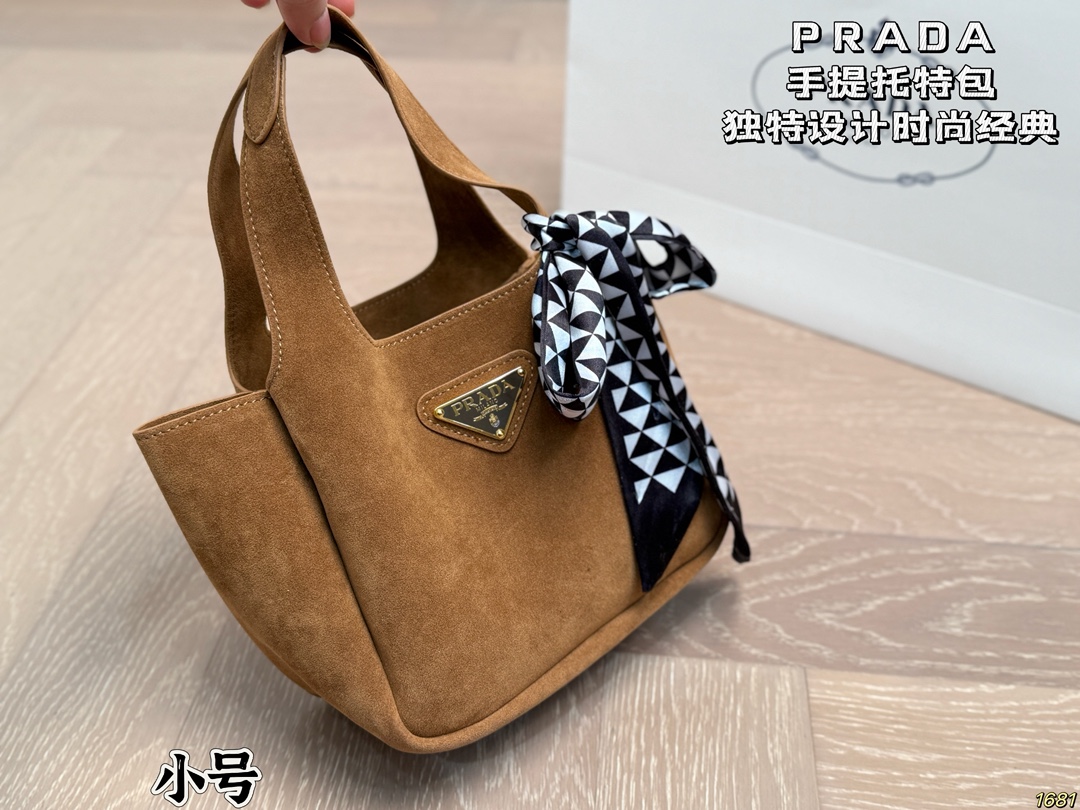 &yen;145/&yen;140 普拉达 PRADA 手提托特包独特设计时尚又经典 超级百搭 日常通勤皆可 上身又A又飒 尺寸24 20/17 15