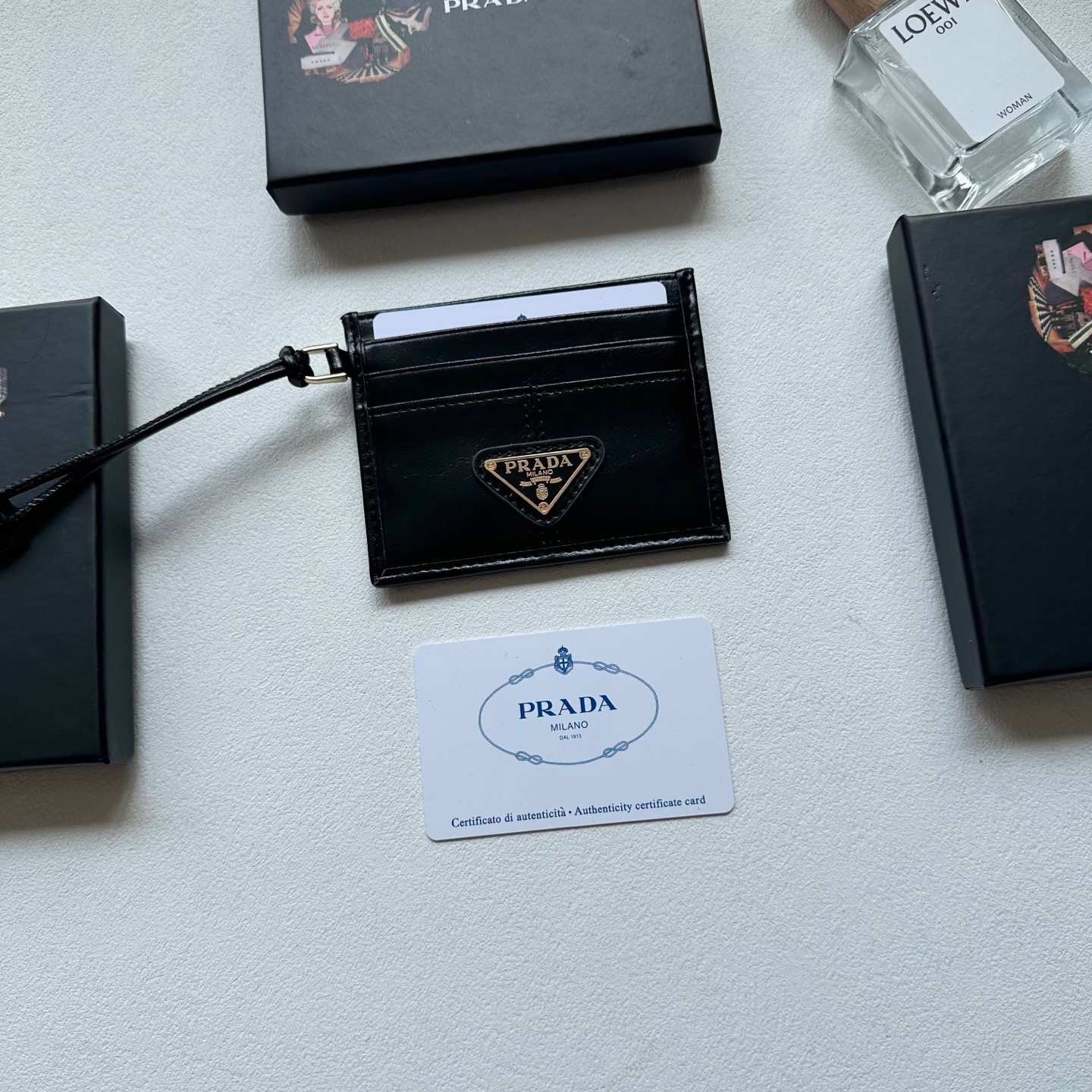 P75🎀🎀颜色 黑 粉 灰🎀尺寸 9x5🎀普拉达纯皮卡包 超级自留。👛卡包钱包两用特别实用