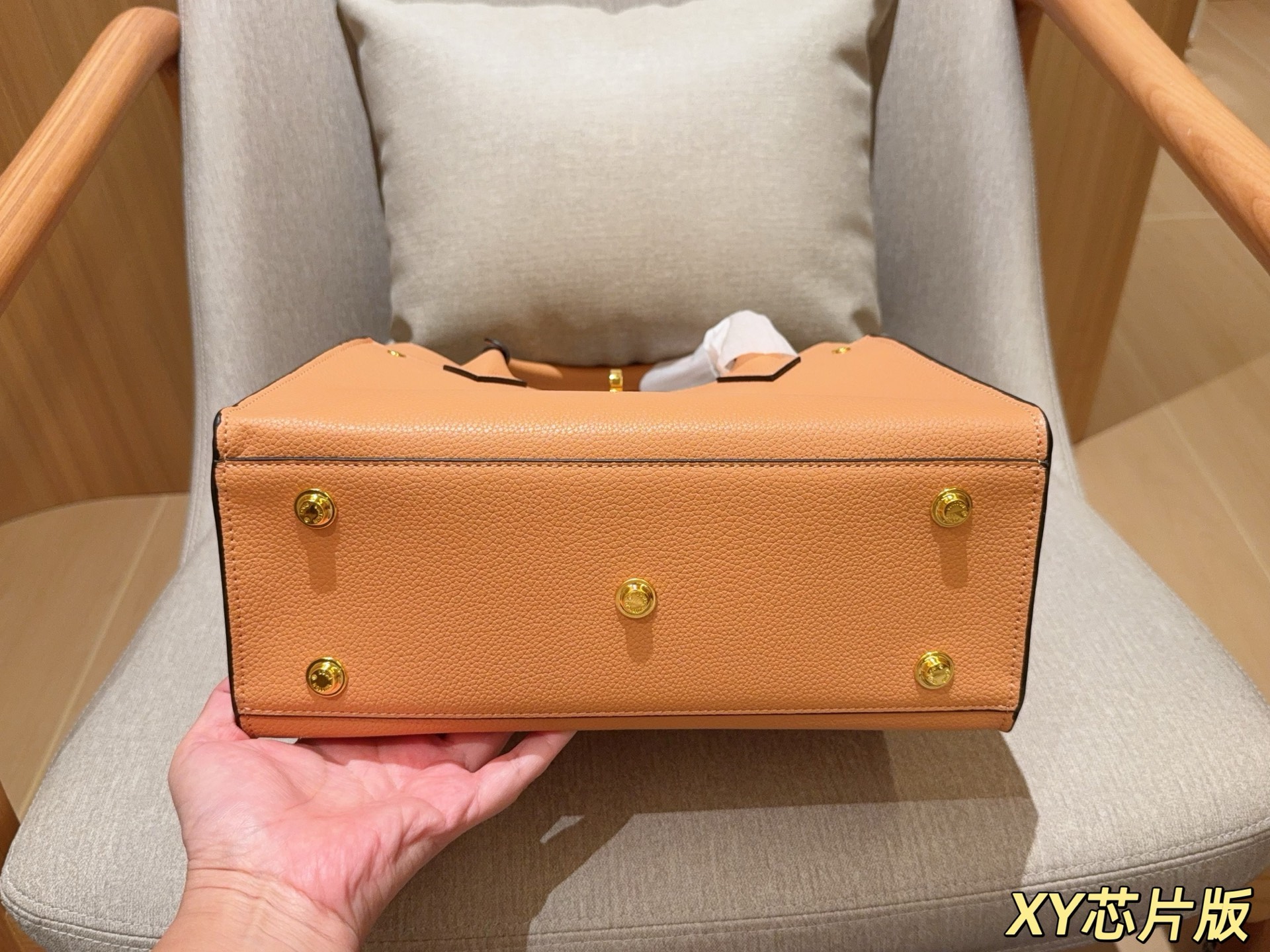 💰175 无盒 芯片版 Lv路易威登 新品on my side手提单肩斜挎包～ 尺寸：30&times;26&times;13