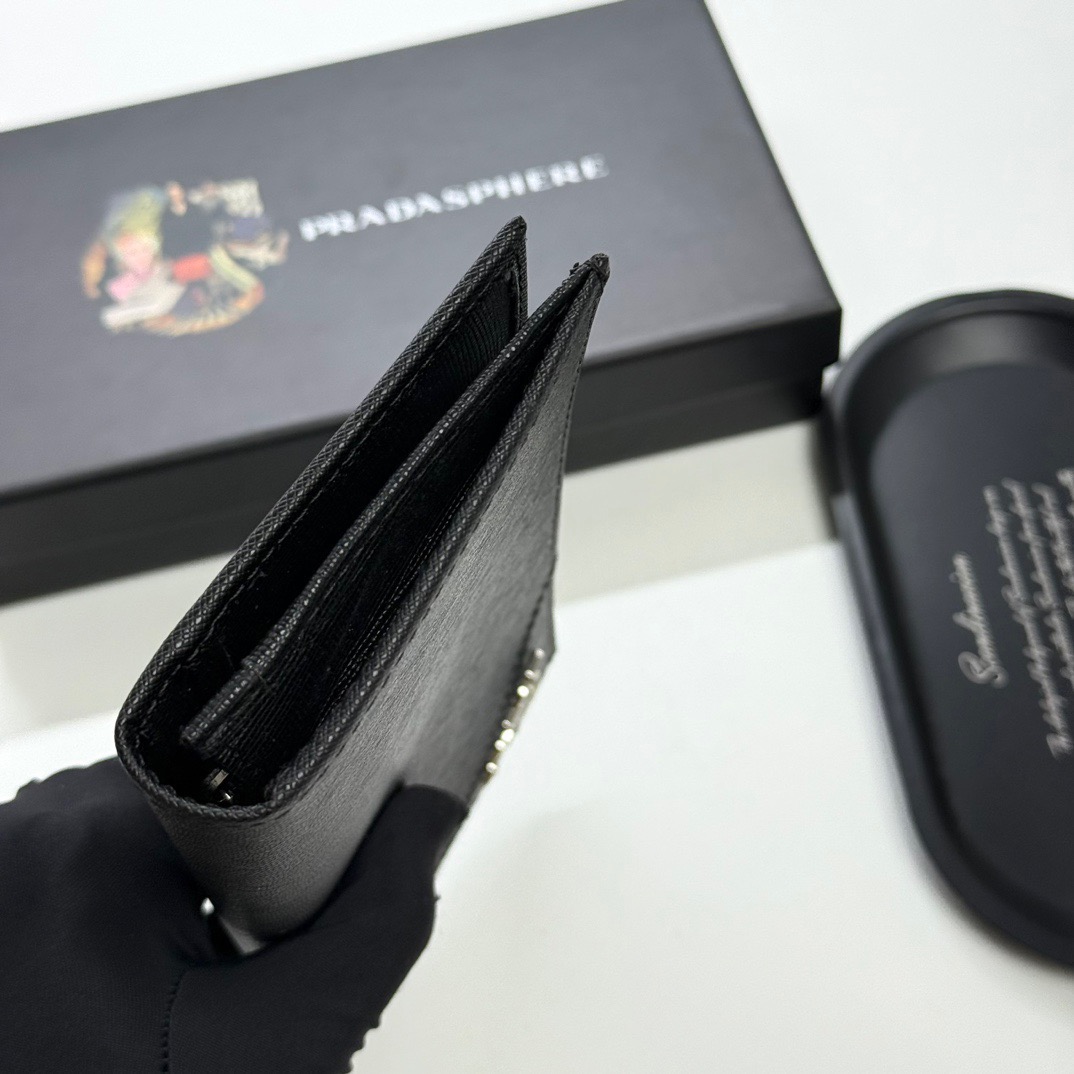 短p75长p85🎀🎀颜色 黑色 🎀尺寸长19x10 短12x10🎀普拉达🔥专柜款🔥十字纹长短款对折👍一比一进口牛皮手感无敌💕简约大气必备💕