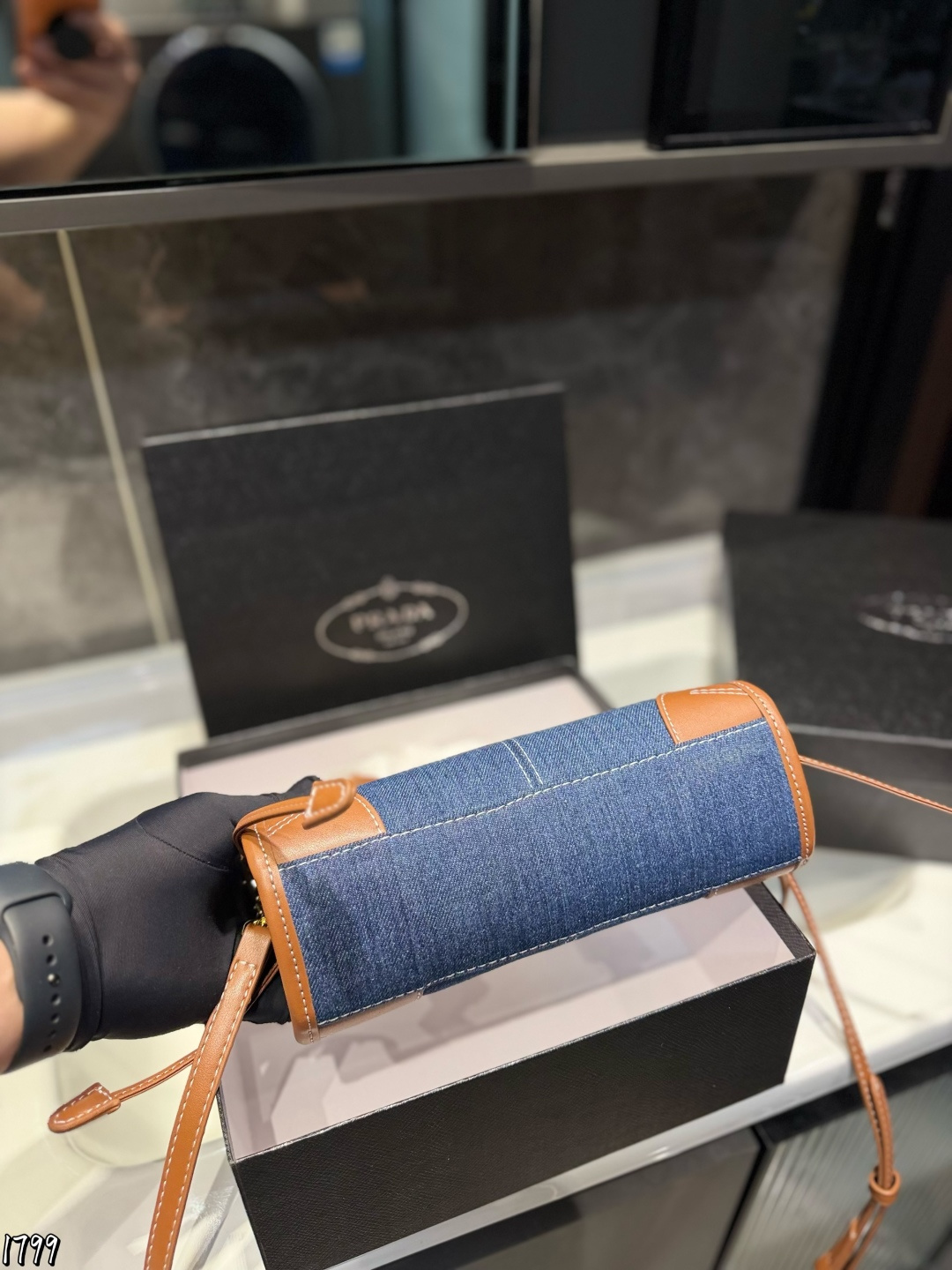 ❤️p150（礼盒包装）❤️ 普拉达Prada新晋顶流soft lux真的把我美迷糊了！！！复古又高级！！可手提，可斜挎，一包两背~自重轻，容量大，甜酷女孩到！尺寸24&times;12