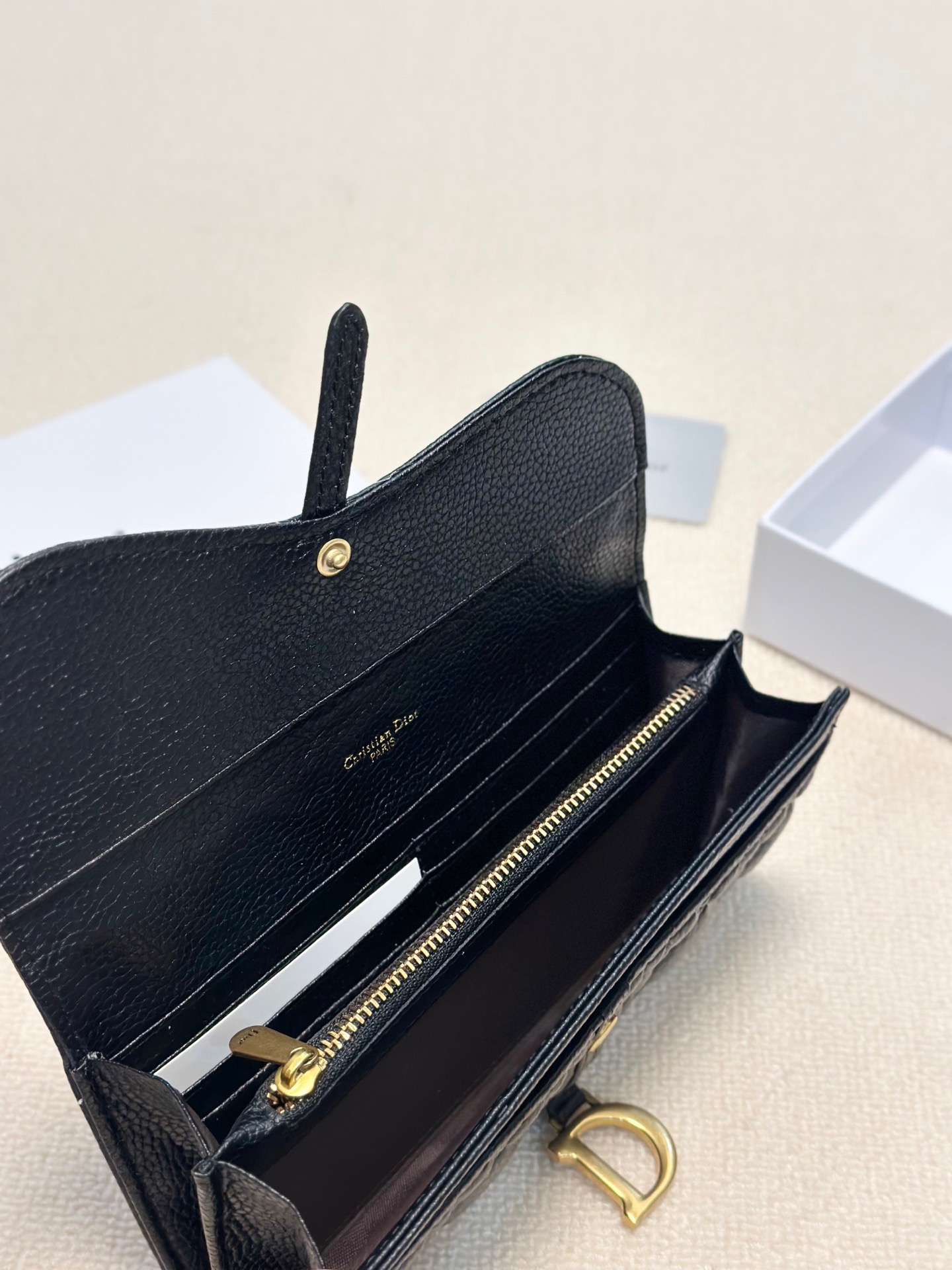 P95🎀🎀颜色 黑🎀尺寸 19x10🎀迪奥👏时尚钱包 🎃🎃头层牛皮压花🐂内阁超丰富👍女士专属🔥现货