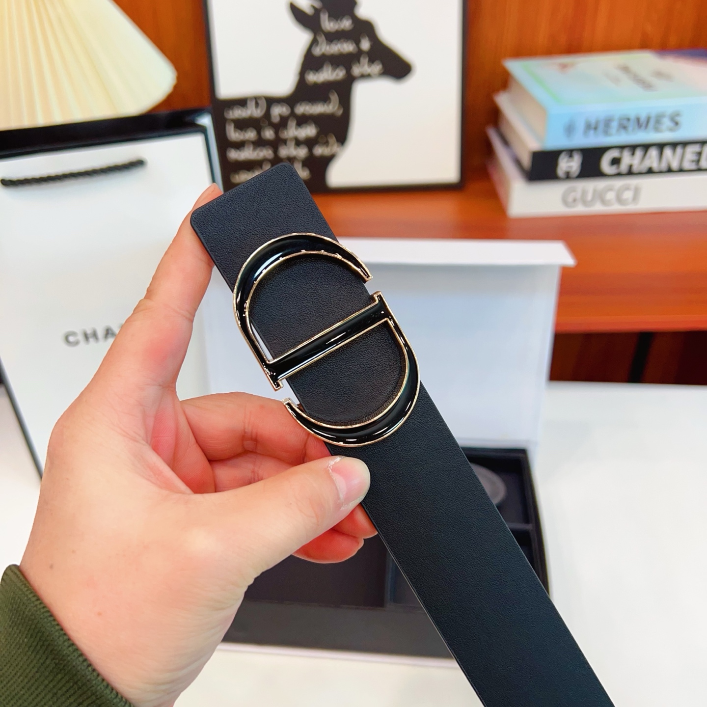 🚹🚹P125💎迪奥➕范思哲 🔥双品牌🔥双扣版 1⃣带2⃣扣 正版开模 此款腰带双面采用原厂牛皮带身，2️⃣品牌 精密电镀标志性五金搭扣 对版专柜。3.8cm【如需木盒➕40】