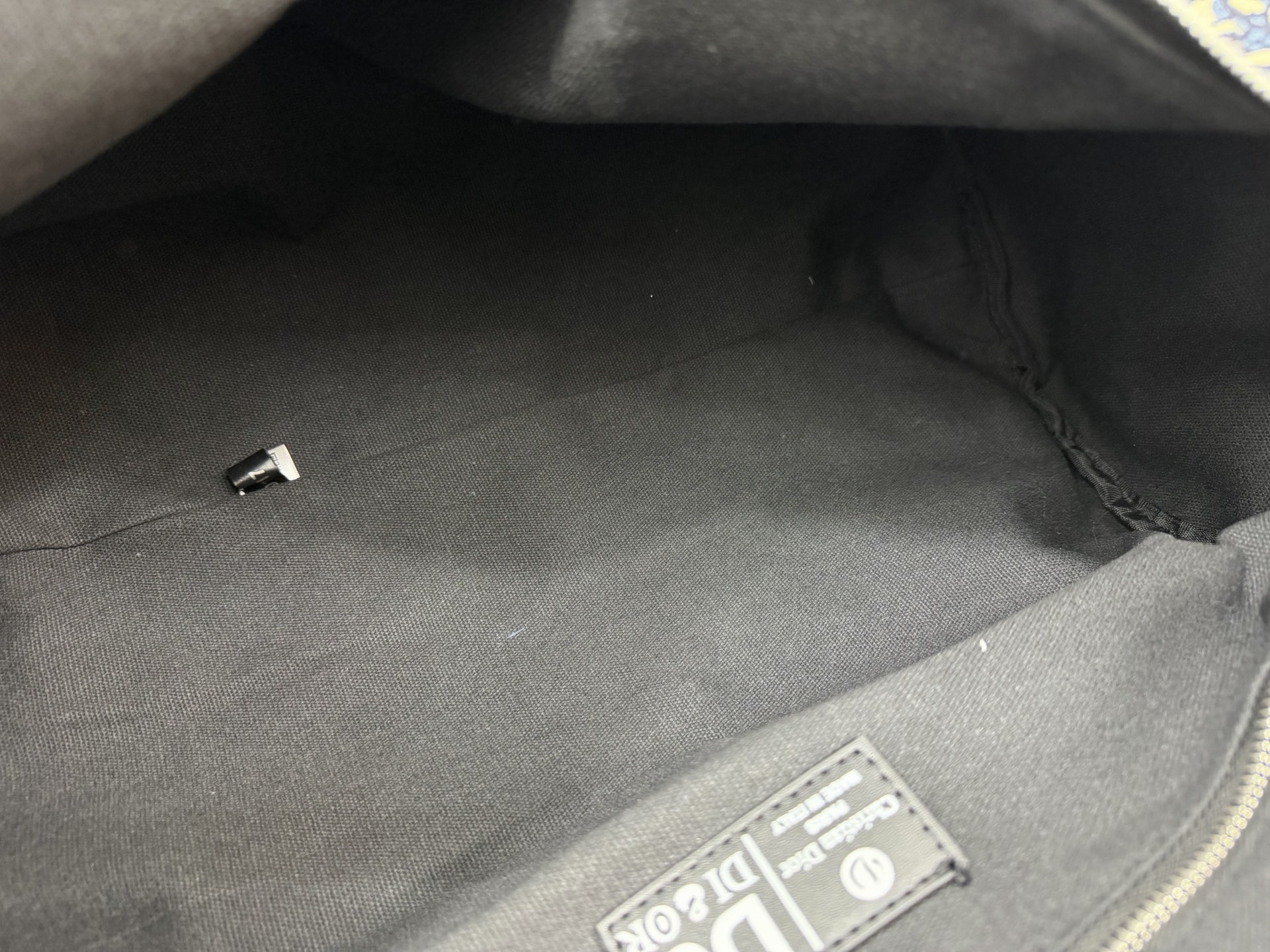 P145 DIOR 迪奥 牛仔布刺绣旅行袋 机场包 手提包 原厂面料🐂材质 电镀五金 休闲百搭 高端货 配送防尘袋 28 x 50 cm