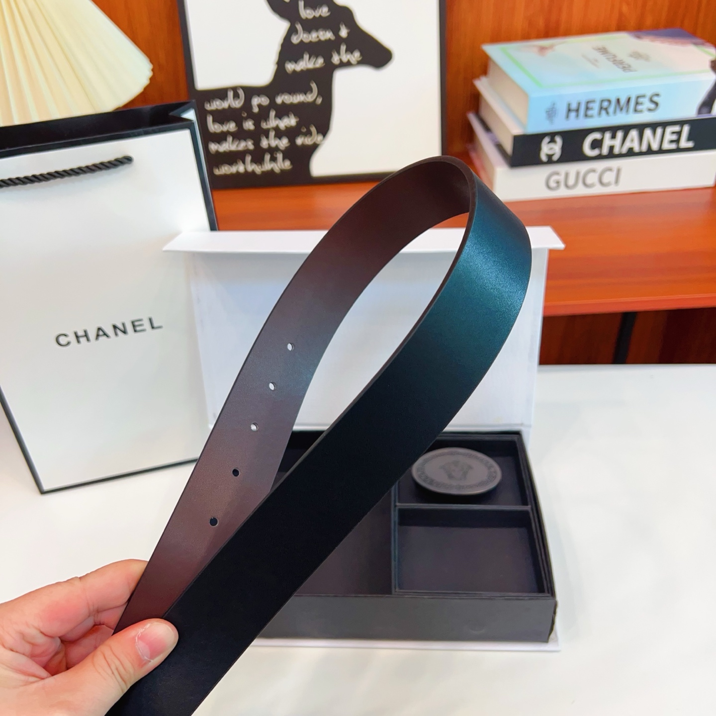 🚹🚹P125💎迪奥➕范思哲 🔥双品牌🔥双扣版 1⃣带2⃣扣 正版开模 此款腰带双面采用原厂牛皮带身，2️⃣品牌 精密电镀标志性五金搭扣 对版专柜。3.8cm【如需木盒➕40】