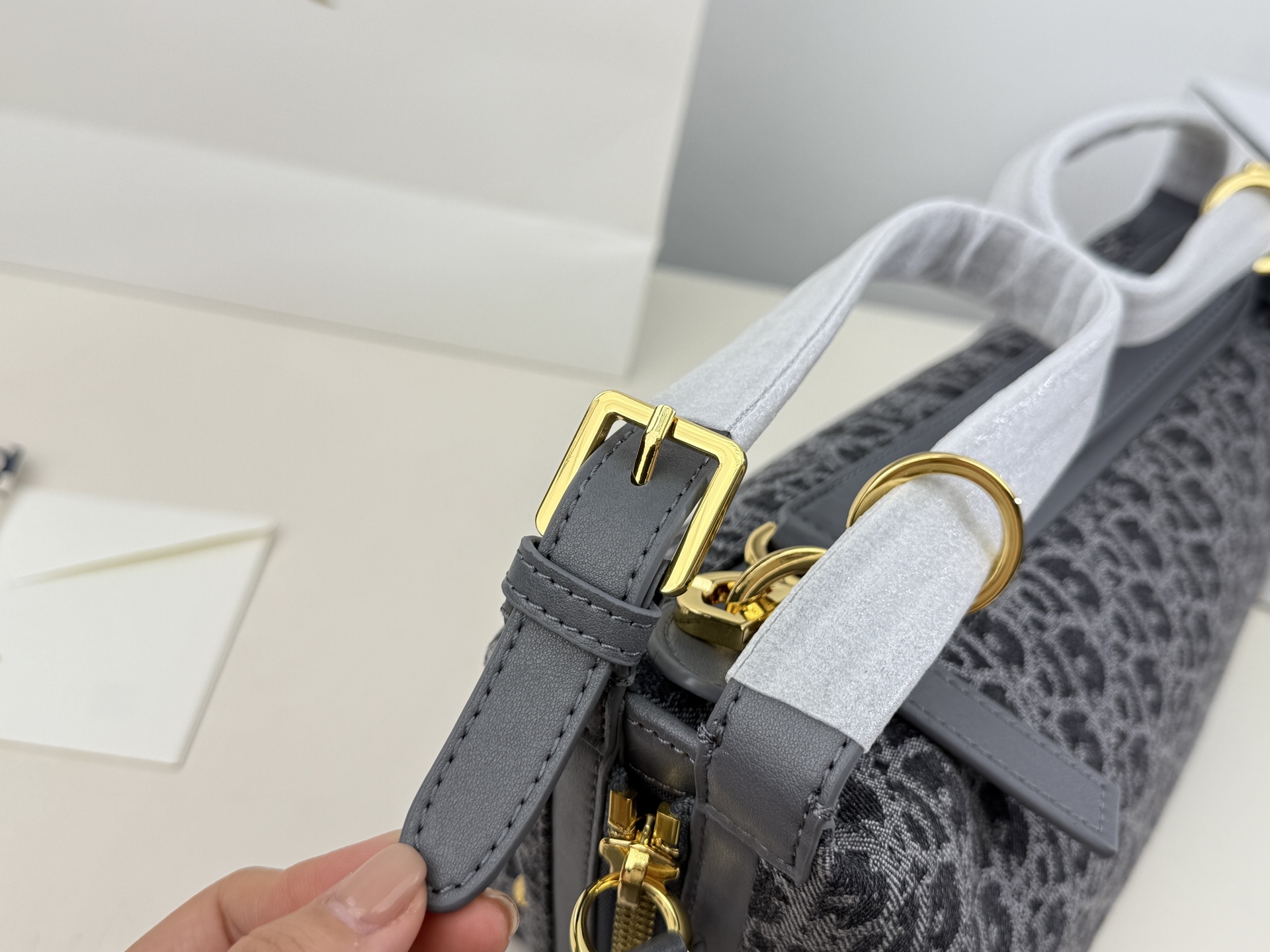 （折叠盒⚠️）p230 帆布牛皮 迪奥 新品抢先看hobo 谁能顶得住 超绝松弛感hob包型 新款D-Journey率性优雅 size：28*13cm