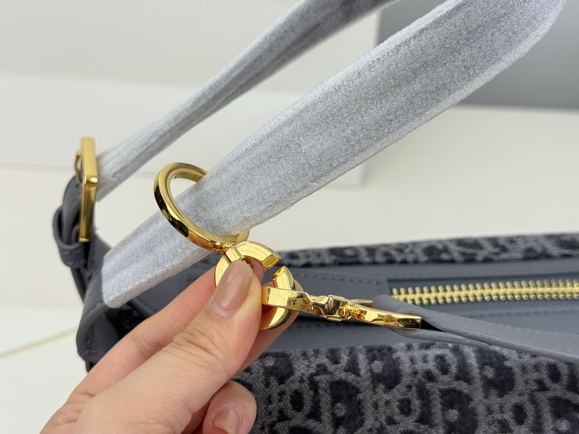 （折叠盒⚠️）p230 帆布牛皮 迪奥 新品抢先看hobo 谁能顶得住 超绝松弛感hob包型 新款D-Journey率性优雅 size：28*13cm