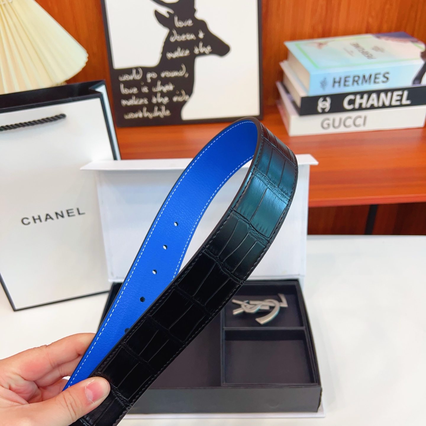 🚹🚹P125💎迪奥➕YSL 🔥双品牌🔥双扣版 1⃣带2⃣扣 正版开模 此款腰带双面采用原厂牛皮带身,2️⃣品牌 精密电镀标志性五金搭扣 对版专柜。3.8cm【如需木盒➕40】