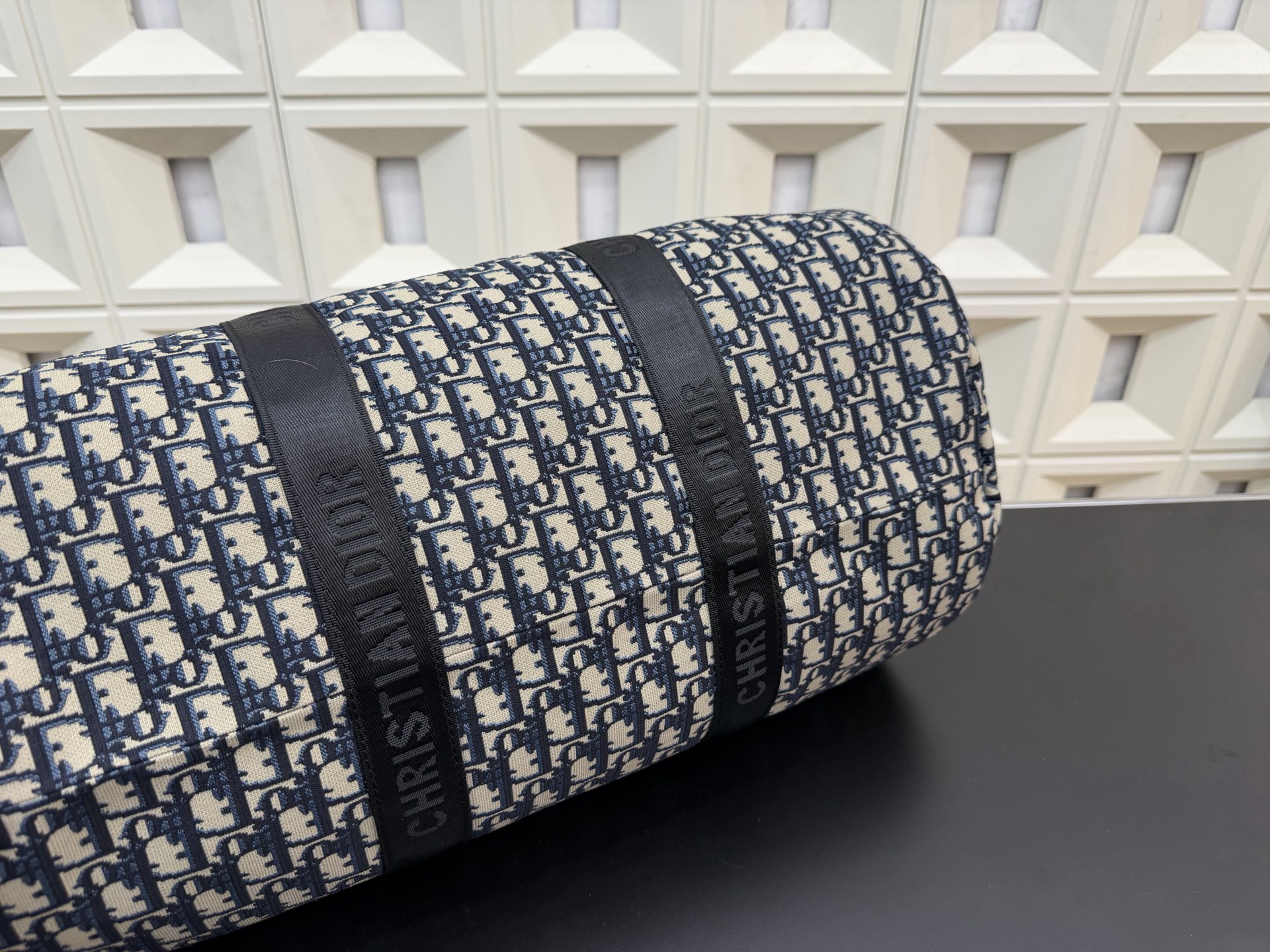 P145 DIOR 迪奥 牛仔布刺绣旅行袋 机场包 手提包 原厂面料🐂材质 电镀五金 休闲百搭 高端货 配送防尘袋 28 x 50 cm