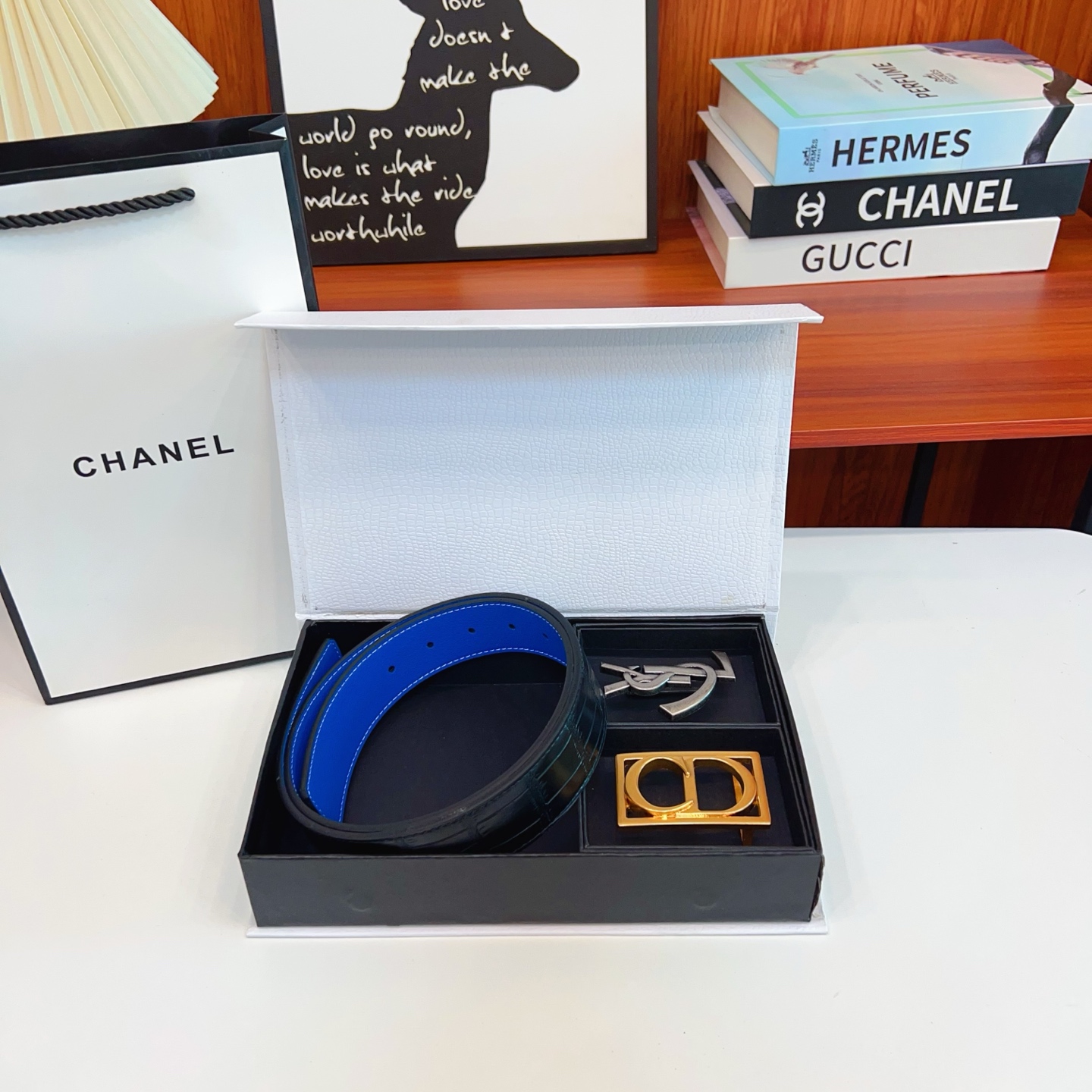 🚹🚹P125💎迪奥➕YSL 🔥双品牌🔥双扣版 1⃣带2⃣扣 正版开模 此款腰带双面采用原厂牛皮带身,2️⃣品牌 精密电镀标志性五金搭扣 对版专柜。3.8cm【如需木盒➕40】