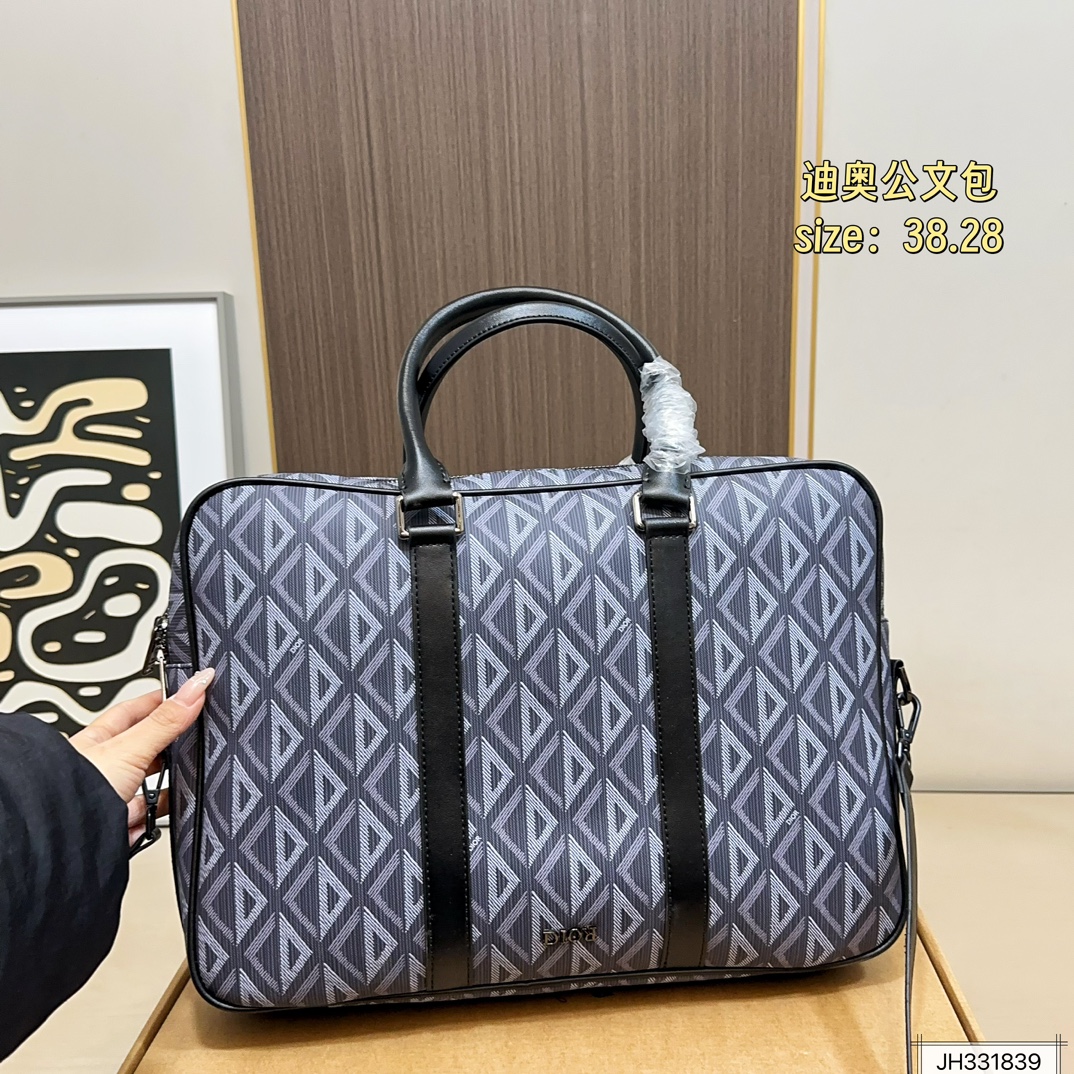 💰155 尺寸38.28 Dior迪奥sullivan男士公文包 送给男朋友、年轻的长辈都很合适，超级帅气耐看！
