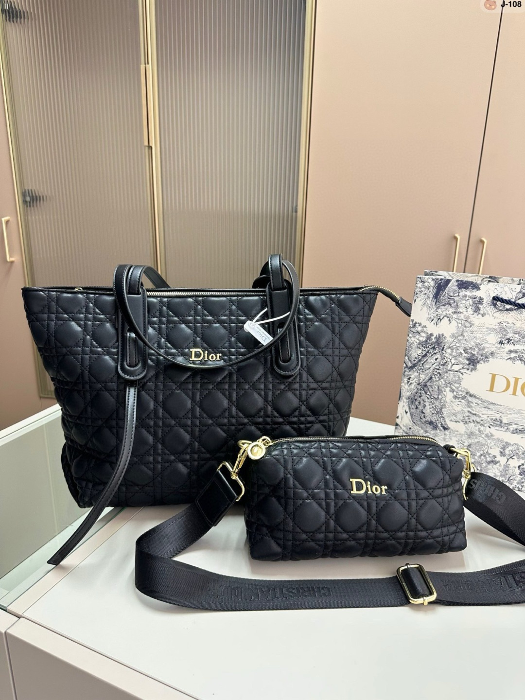 💰p135 J-108尺寸32&times;28 迪奥 Toujours购物袋 简直无法拒绝 超显气质 高级感十足 集美必入款