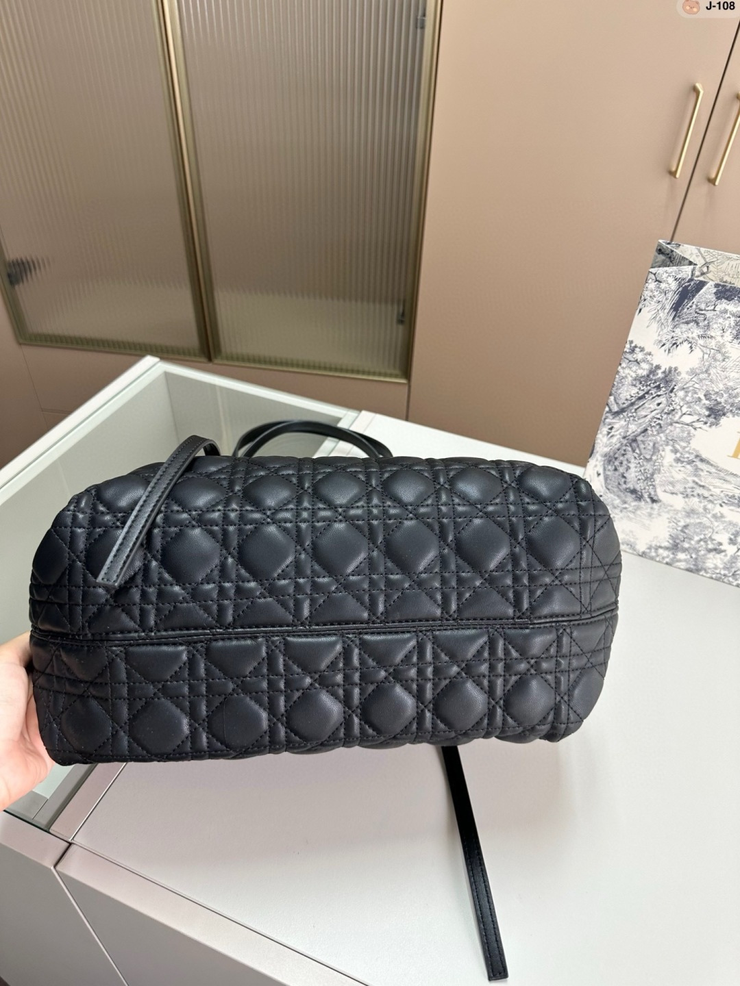 💰p135 J-108尺寸32&times;28 迪奥 Toujours购物袋 简直无法拒绝 超显气质 高级感十足 集美必入款