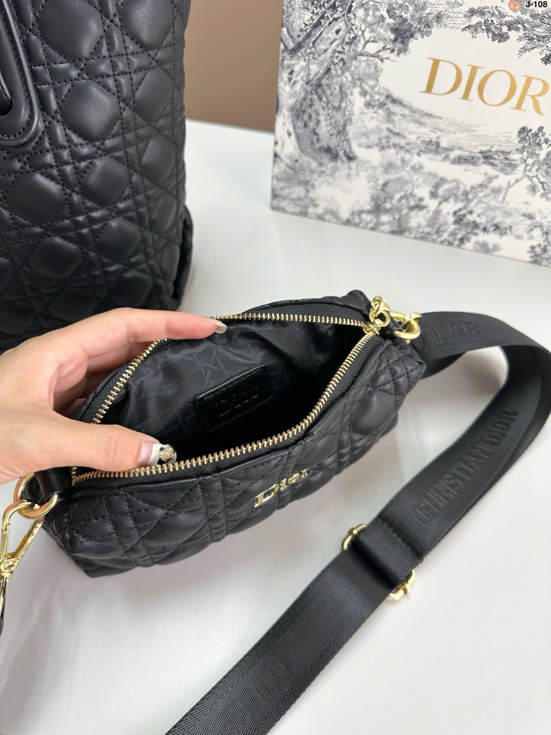 💰p135 J-108尺寸32&times;28 迪奥 Toujours购物袋 简直无法拒绝 超显气质 高级感十足 集美必入款