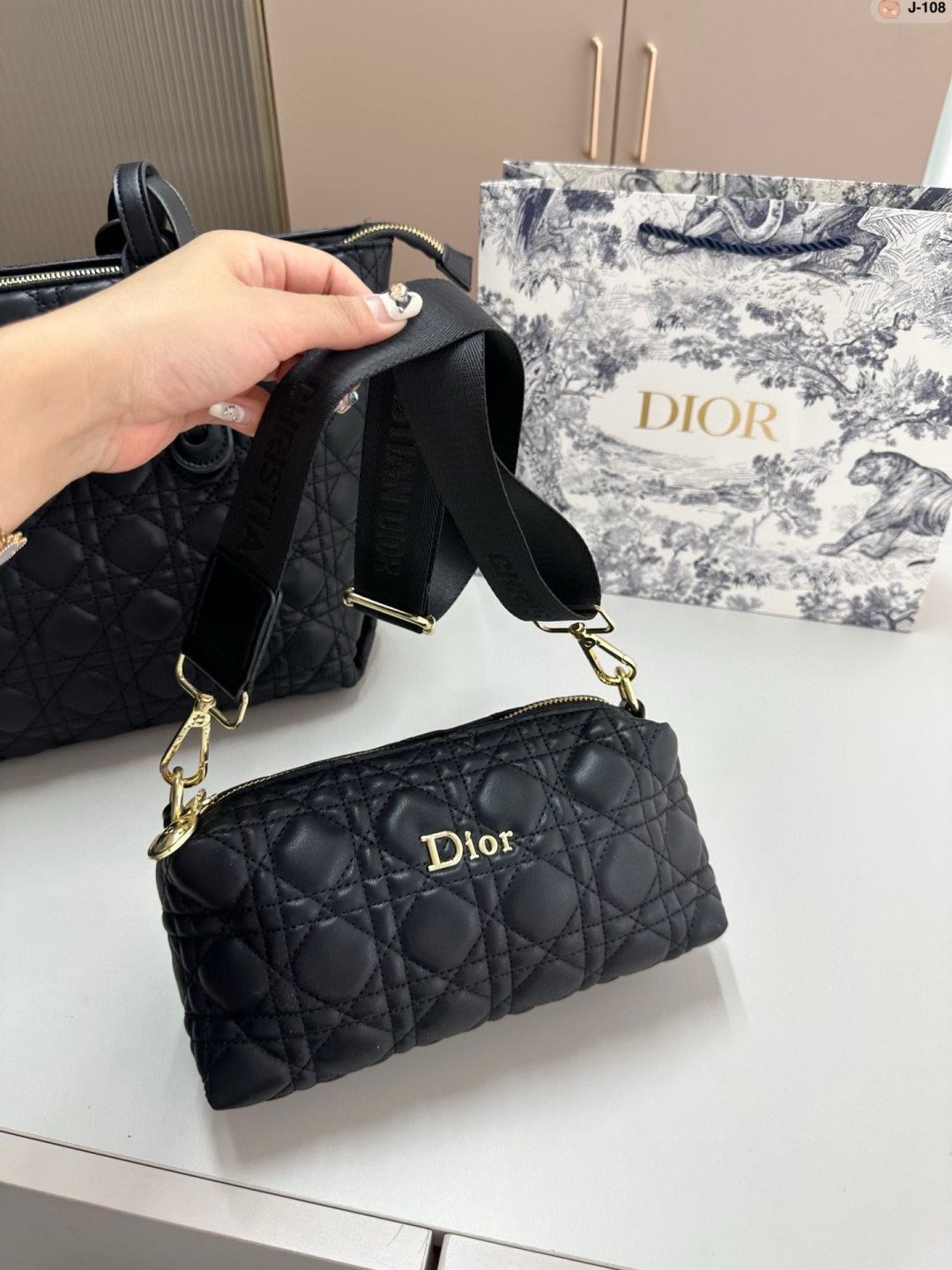 💰p135 J-108尺寸32&times;28 迪奥 Toujours购物袋 简直无法拒绝 超显气质 高级感十足 集美必入款