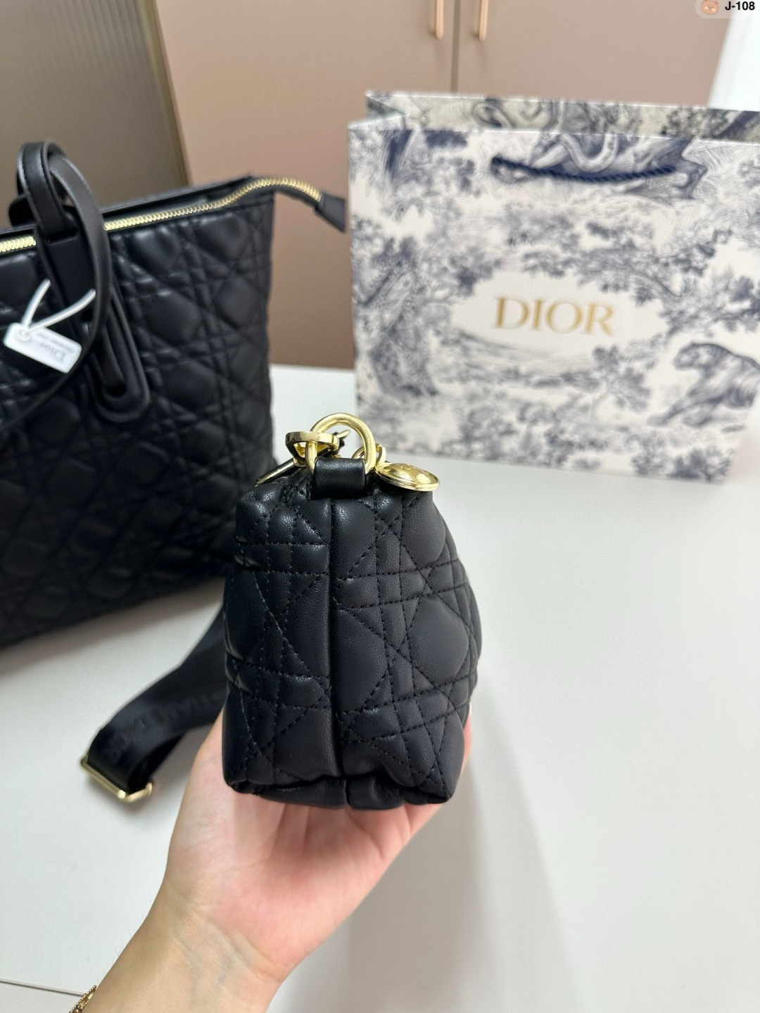 💰p135 J-108尺寸32&times;28 迪奥 Toujours购物袋 简直无法拒绝 超显气质 高级感十足 集美必入款
