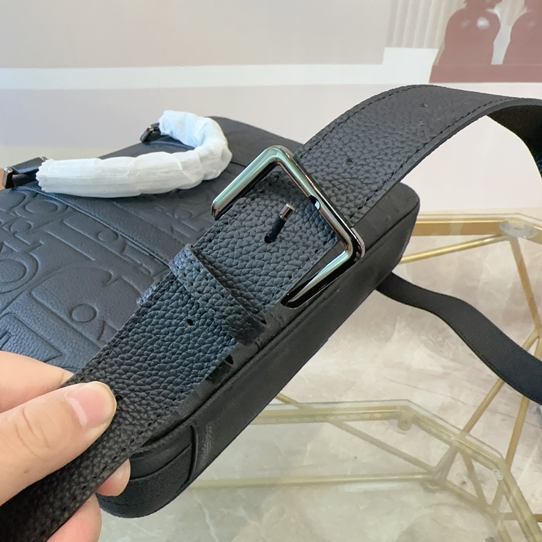 P250 迪奥男士公文包 实用性强 细节做工精致 高端大气上档次 休闲大方 尺寸：37 28