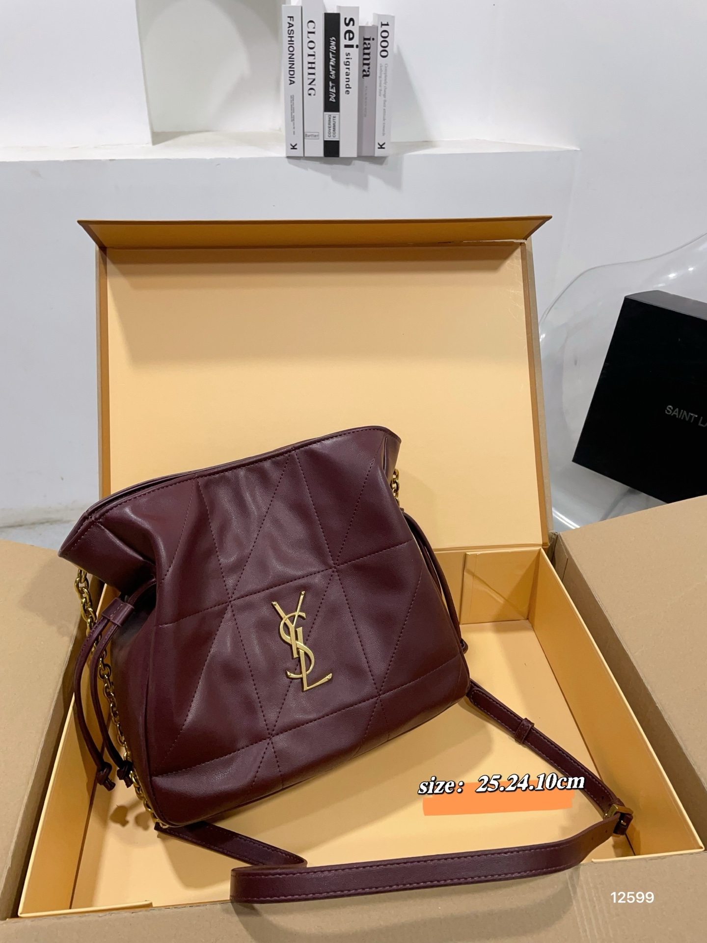 👑💰150 140💰礼盒包装 尺寸25.24cm 尺寸14.15cm 圣罗兰ysl新款福袋包托特包 托特包简约的包身 解锁时尚魅力可盐可甜 整条街最靓的女孩 12599