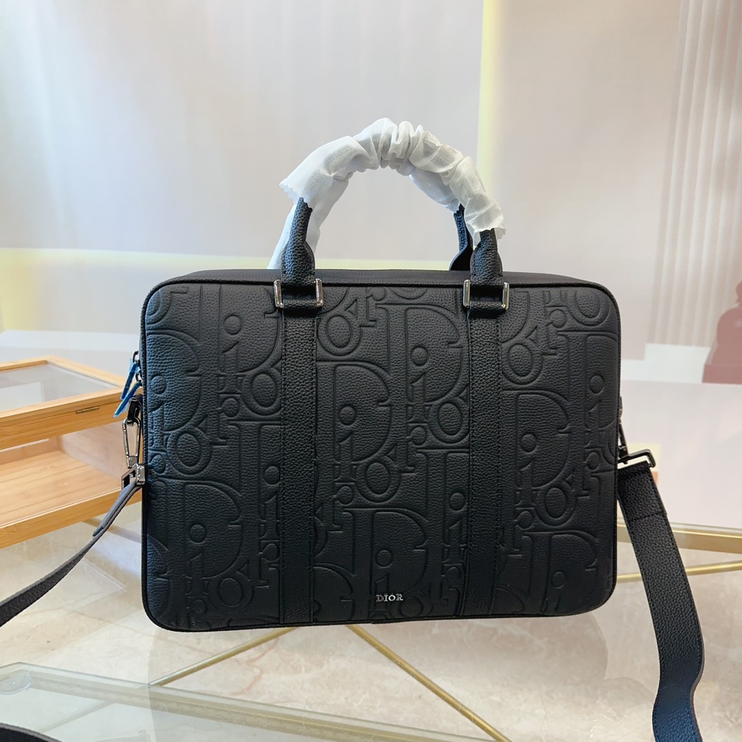 P250 迪奥男士公文包 实用性强 细节做工精致 高端大气上档次 休闲大方 尺寸：37 28