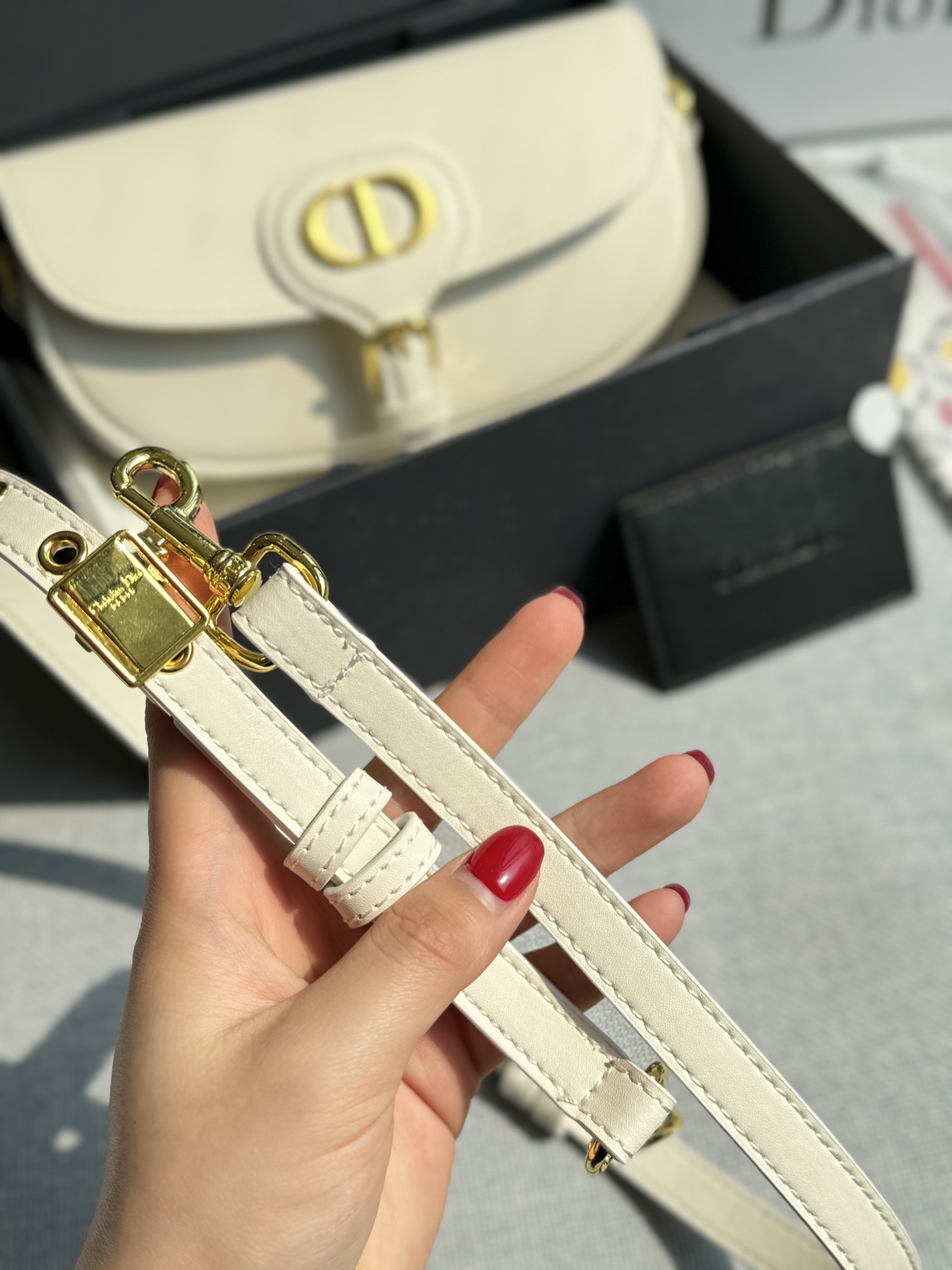 牛皮💰200 全套礼盒 size：20.5&times;11 DIOR迪奥 Bobby East-West 马鞍包 腋下包 新月包手提单肩斜挎包 小小一只，简洁复古半月包型老花设计，耐用耐脏，好看不过时🍃轻便时尚，受人喜爱是理所当然赶紧来拥有这款宝藏小包包