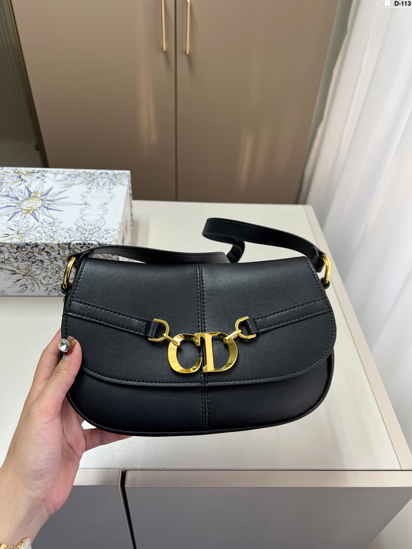 💰p130 Dior迪奥新款Besace马鞍包！ 时尚又复古哦 超级有潮流的味道！ D-113尺寸23.6.15折叠盒