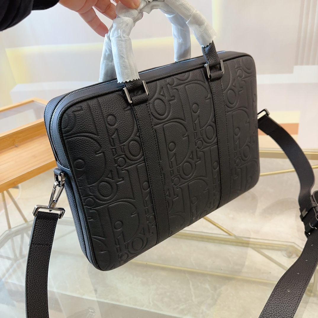 P250 迪奥男士公文包 实用性强 细节做工精致 高端大气上档次 休闲大方 尺寸：37 28