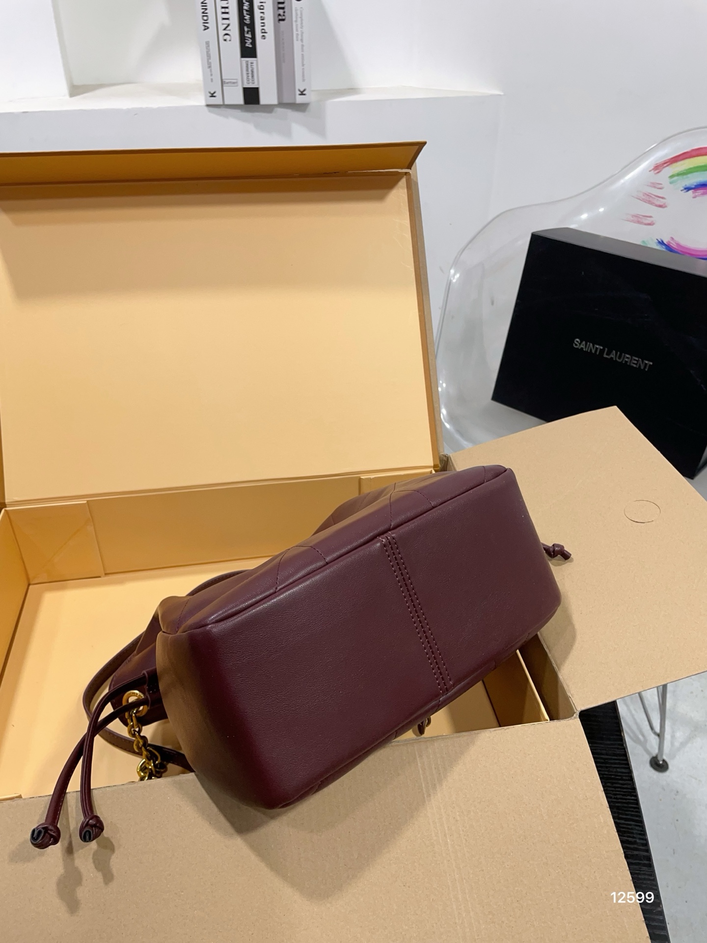 👑💰150 140💰礼盒包装 尺寸25.24cm 尺寸14.15cm 圣罗兰ysl新款福袋包托特包 托特包简约的包身 解锁时尚魅力可盐可甜 整条街最靓的女孩 12599