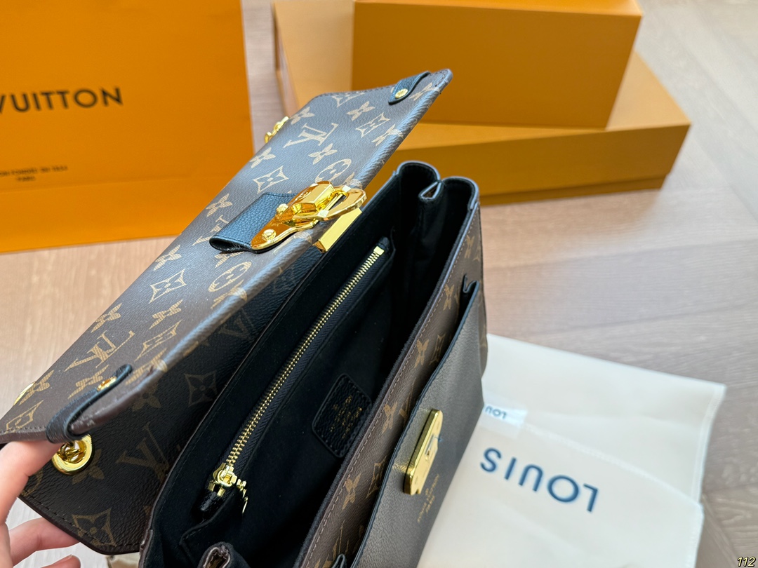 原版复刻¥155飞机盒 原单品质经典秀款 LV victoire系列链条包 备受拥戴拥有超久历史 华丽感爆棚范冰冰同款 尺寸:26 18