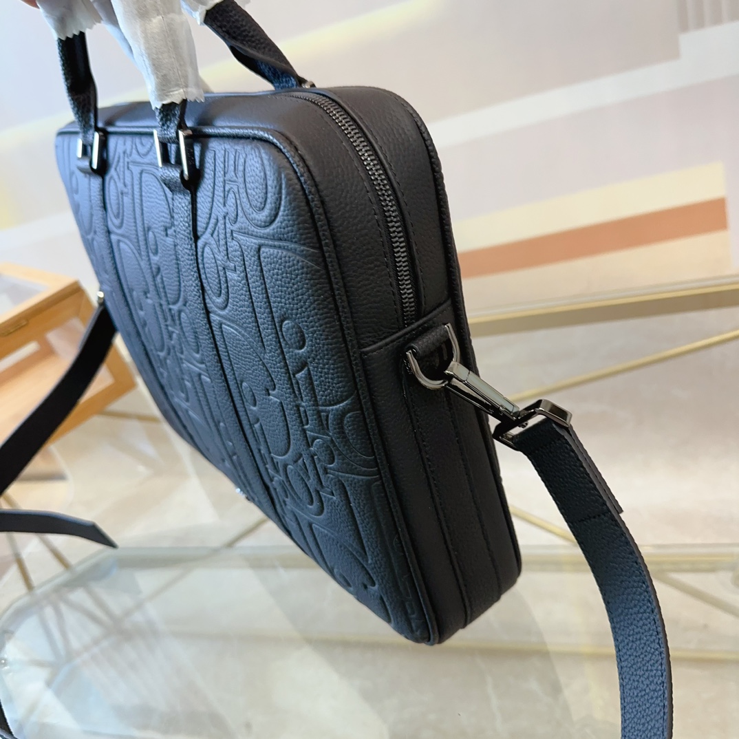 P250 迪奥男士公文包 实用性强 细节做工精致 高端大气上档次 休闲大方 尺寸：37 28