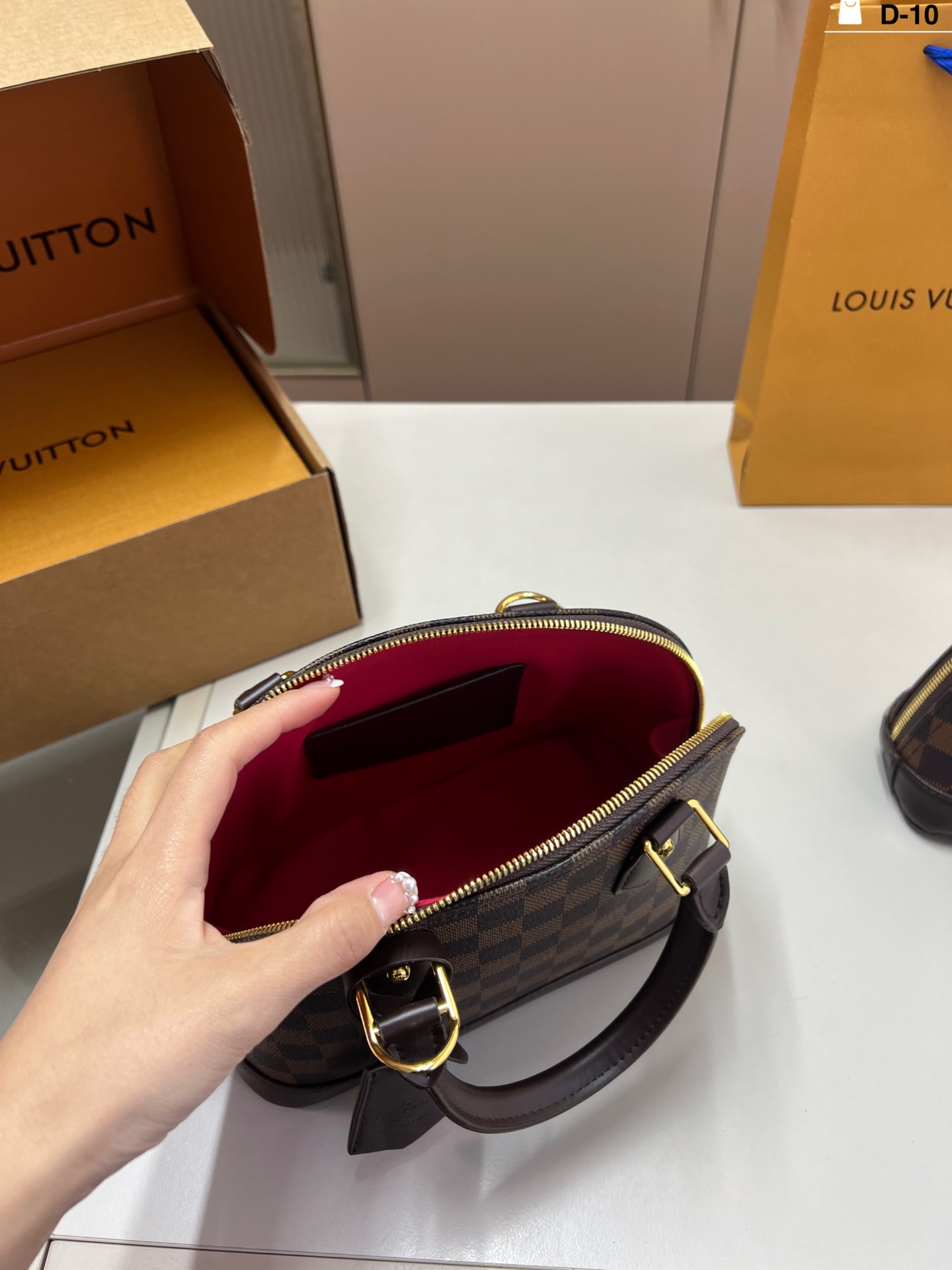 大💰p145 LV/ 路易威登 贝壳包 手感超级好 搭配起来超级美腻 超级推荐 走秀款同步 人手一只。 D-10尺寸25&times;19/19&times;13折叠盒