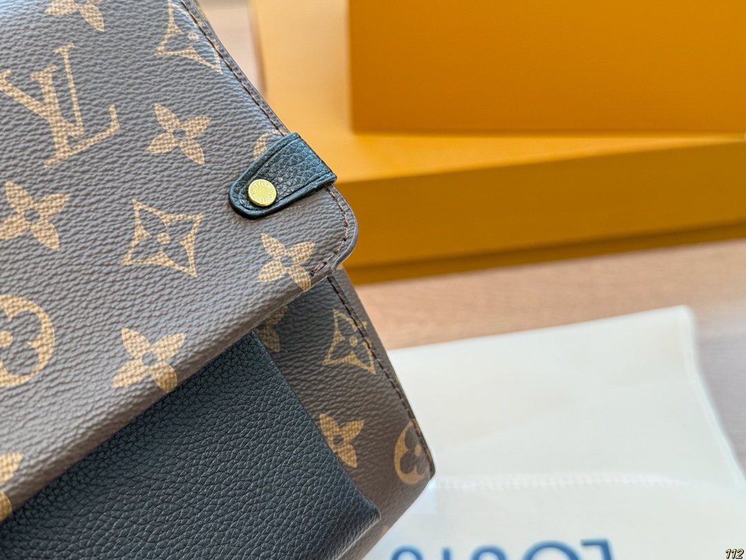 原版复刻¥155飞机盒 原单品质经典秀款 LV victoire系列链条包 备受拥戴拥有超久历史 华丽感爆棚范冰冰同款 尺寸:26 18