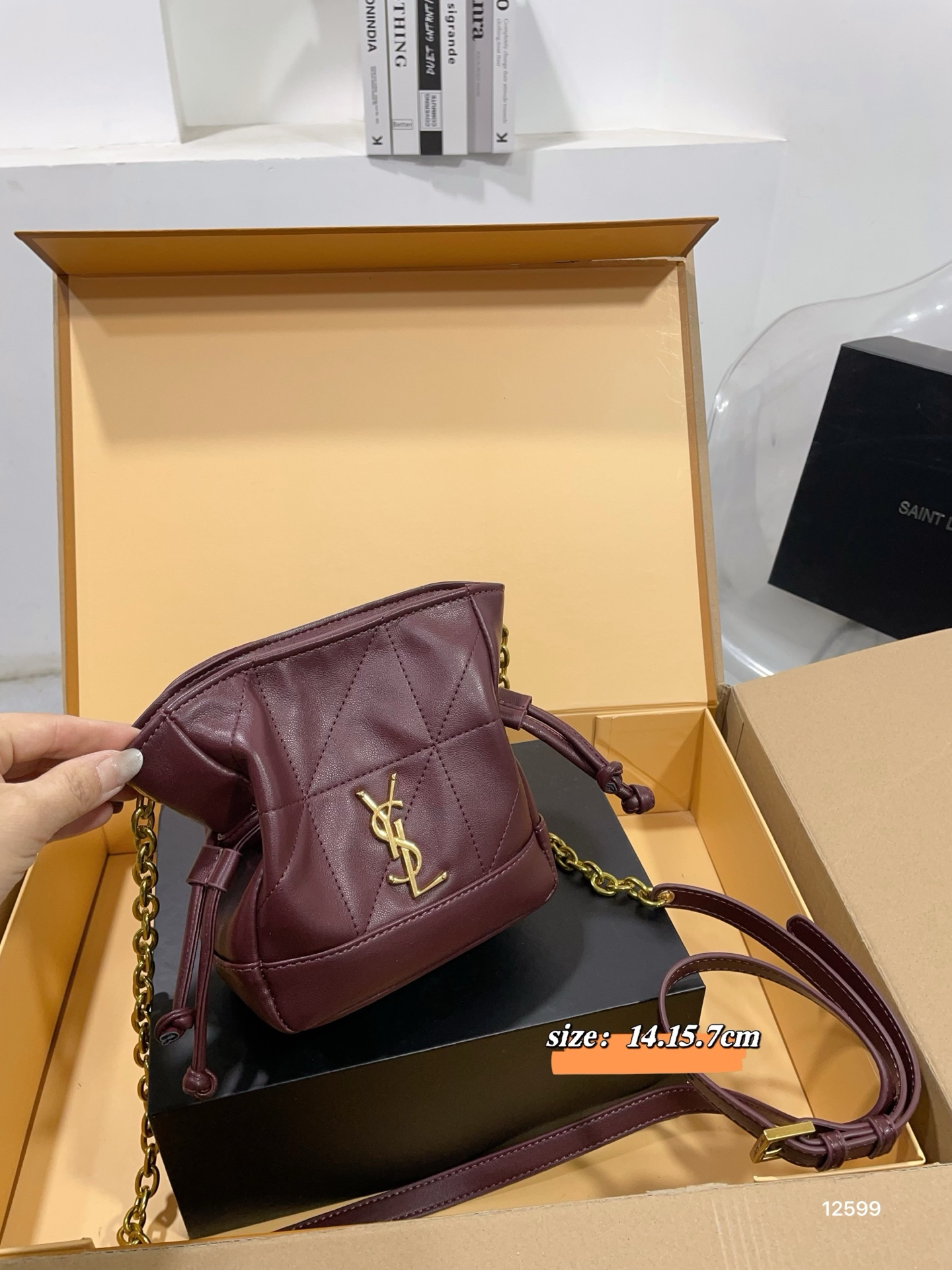 👑💰150 140💰礼盒包装 尺寸25.24cm 尺寸14.15cm 圣罗兰ysl新款福袋包托特包 托特包简约的包身 解锁时尚魅力可盐可甜 整条街最靓的女孩 12599