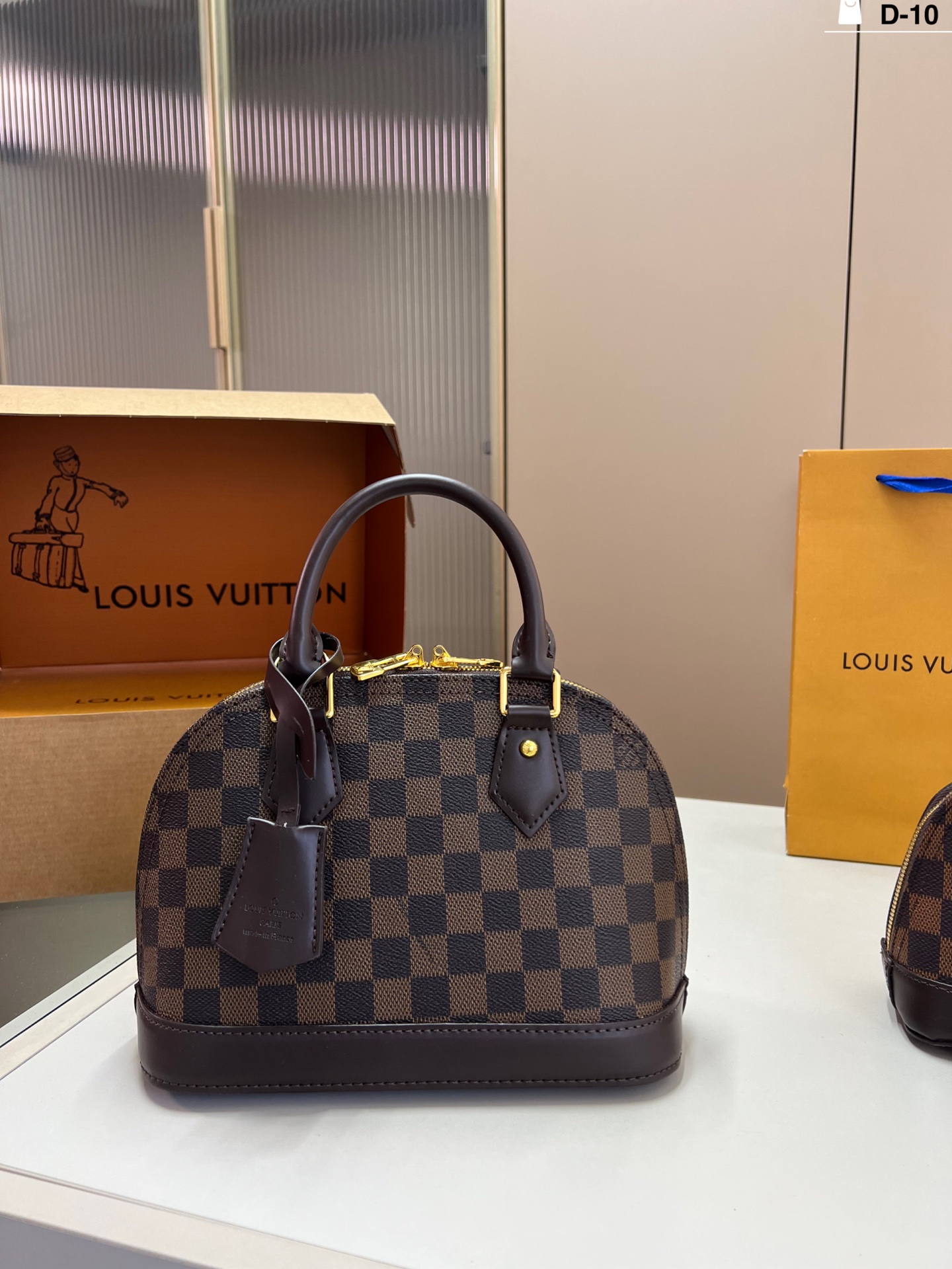 大💰p145 LV/ 路易威登 贝壳包 手感超级好 搭配起来超级美腻 超级推荐 走秀款同步 人手一只。 D-10尺寸25&times;19/19&times;13折叠盒