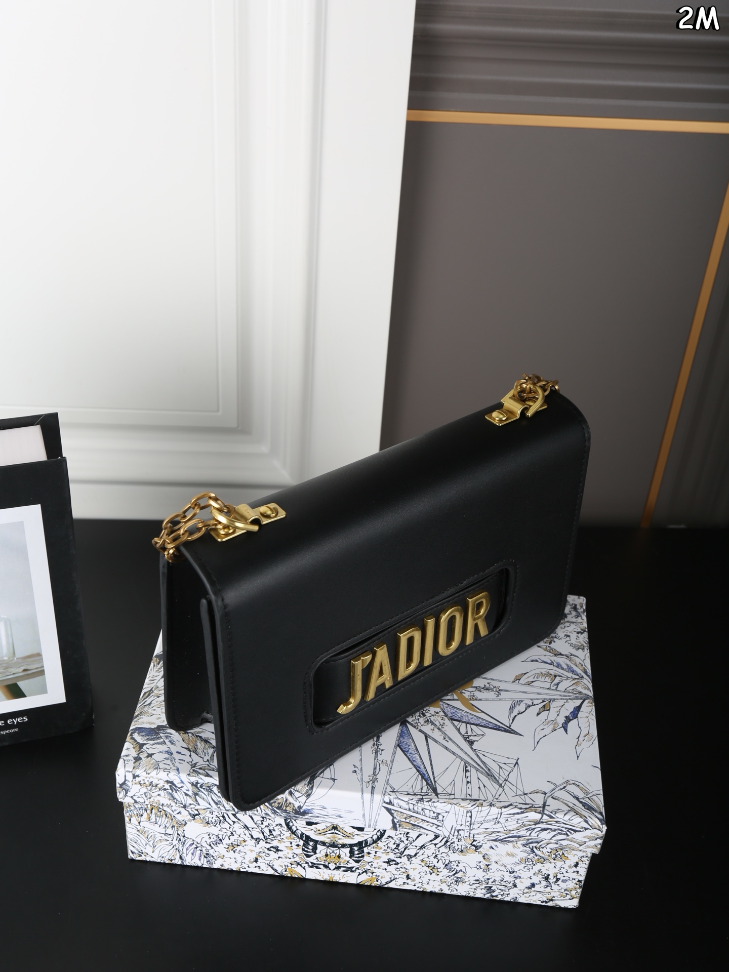 P115 天地盖 DIOR迪奥 Jadio 链条包 手包 蒙田包 Dior 还是辣么好看 Jadior还蛮好背的 链条也不勒肩膀 中性与lady的碰撞 一包两用Dior Jadio 尺寸：25&times;15