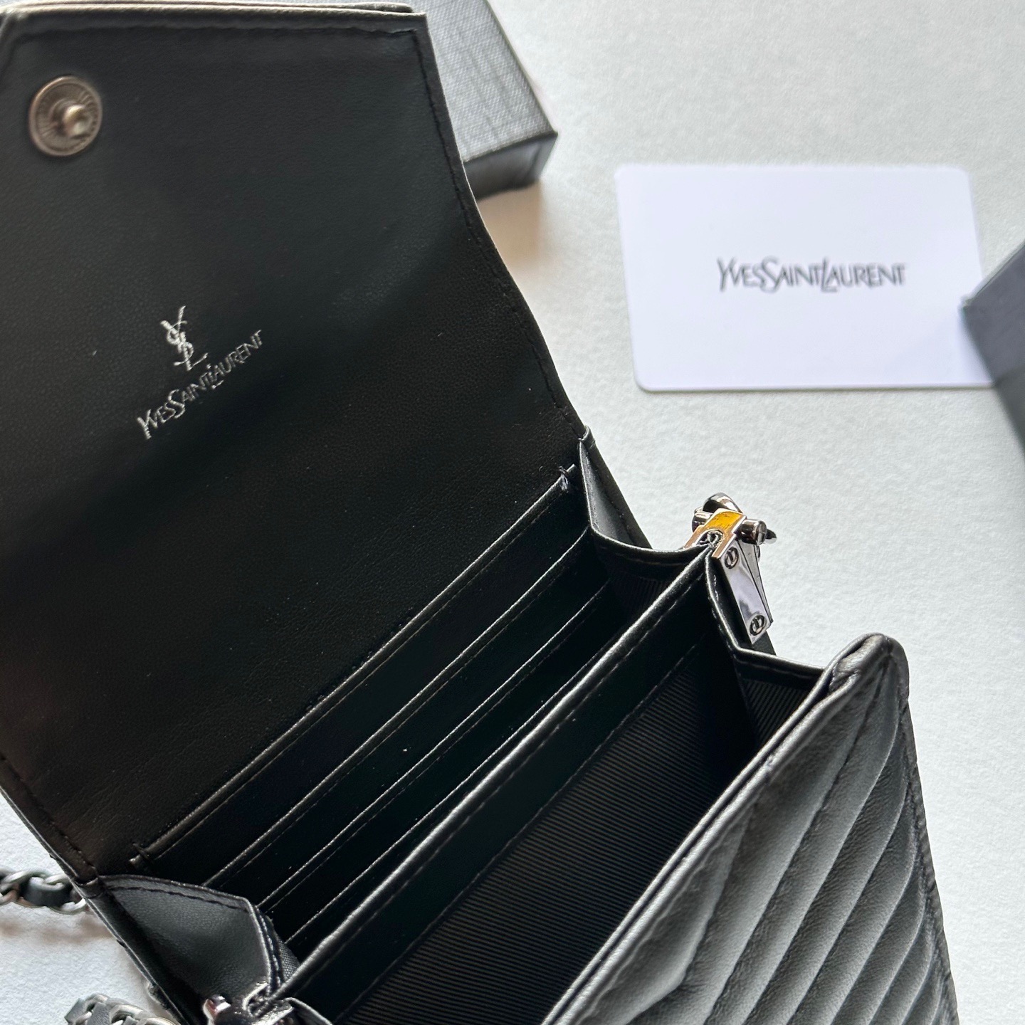 P105🎀🎀颜色 黑色🎀尺寸 18x11🎀圣罗兰多功能手机包 可肩背专柜品质羊皮绣花 海外订制五金 做工油边精湛