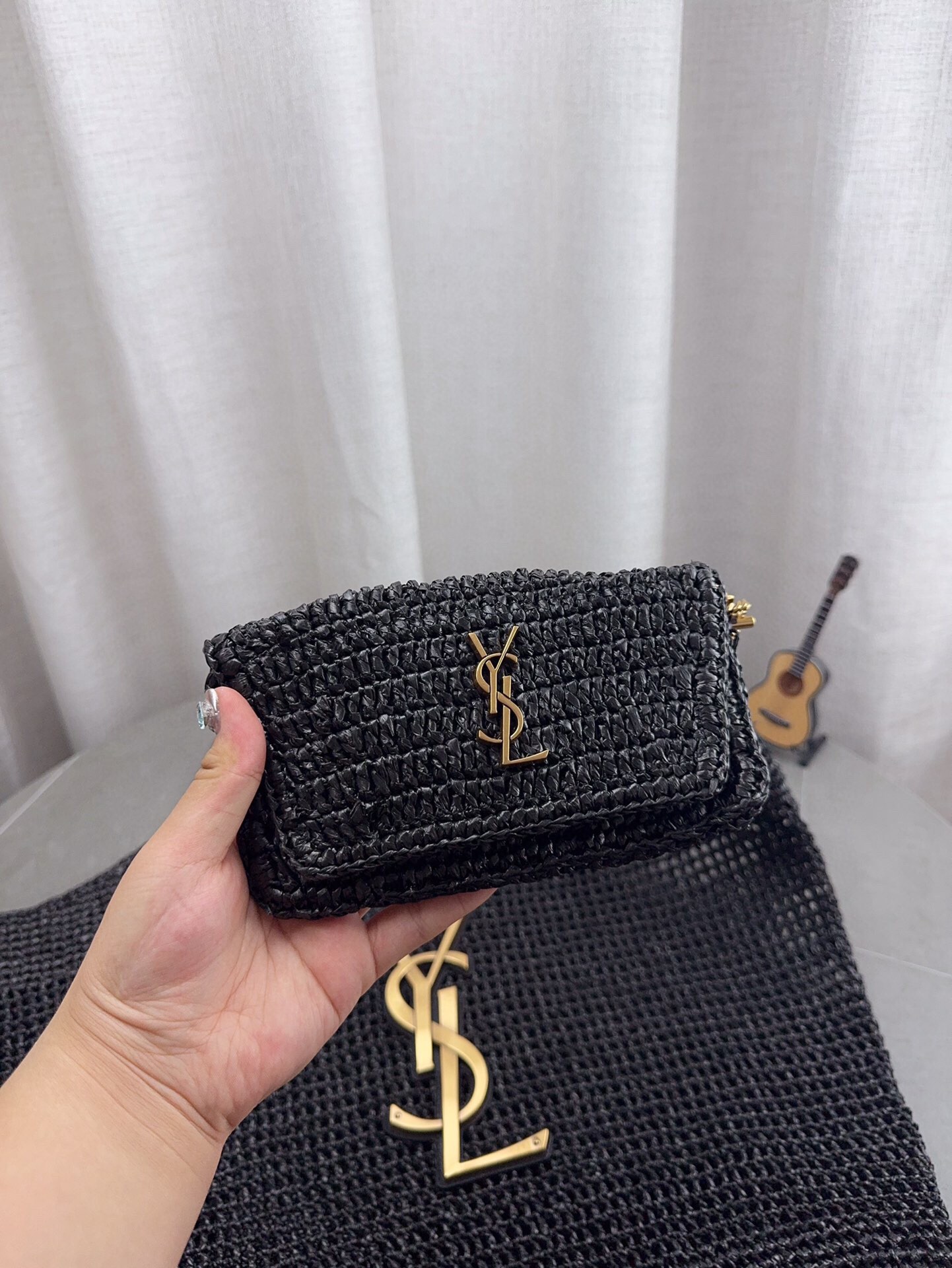 原单品质 YSL圣罗兰拉菲草编织购物袋 夏天背的包包真的太可爱了，背上一整个慵懒风 夏季沙滩腋下包 旅行拍照真的很nice哦 每个小仙女夏季都应有一个草编购物袋菜篮子 包包哦 尺寸40*39cm p295