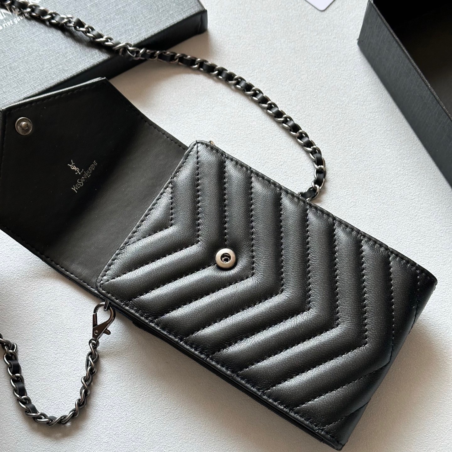 P105🎀🎀颜色 黑色🎀尺寸 18x11🎀圣罗兰多功能手机包 可肩背专柜品质羊皮绣花 海外订制五金 做工油边精湛