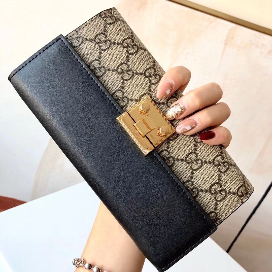 P105🎀GUCCl 453506🎀颜色 黑 🎀尺寸 19*10.5*3.5 🎀GUCCl专柜同步，可肩背专柜品质顶级进口牛皮 海外订制钥匙扣五金 做工油边精湛！