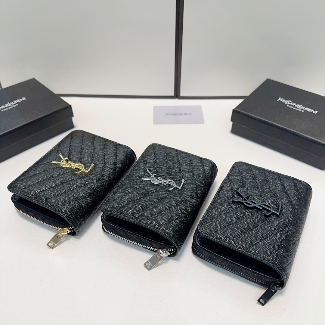 P90🎀🎀颜色 黑金 黑银 黑黑🎀尺寸 10x9🎀圣罗兰爆款牛皮小钱包🔥款式经典做工精细耐磨耐用手感极佳❤️原版内阁卡钞分离