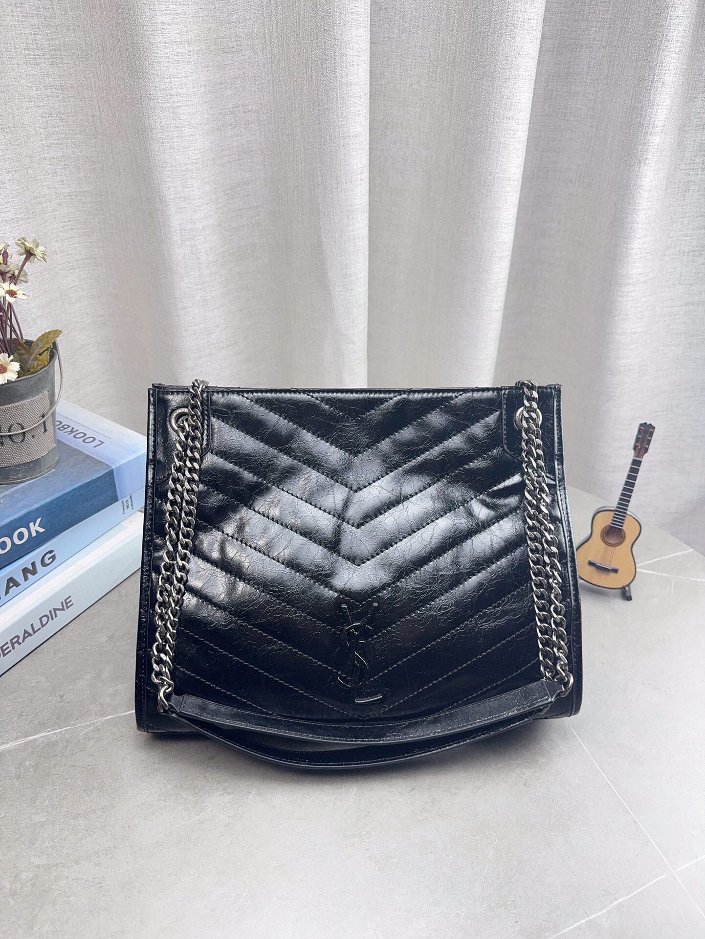 配折叠飞机礼盒 圣罗兰YSL托特包特别满意通勤包 心动一万次了!!超超超级王炸的一只通勤大包。尺寸33*26cm p195